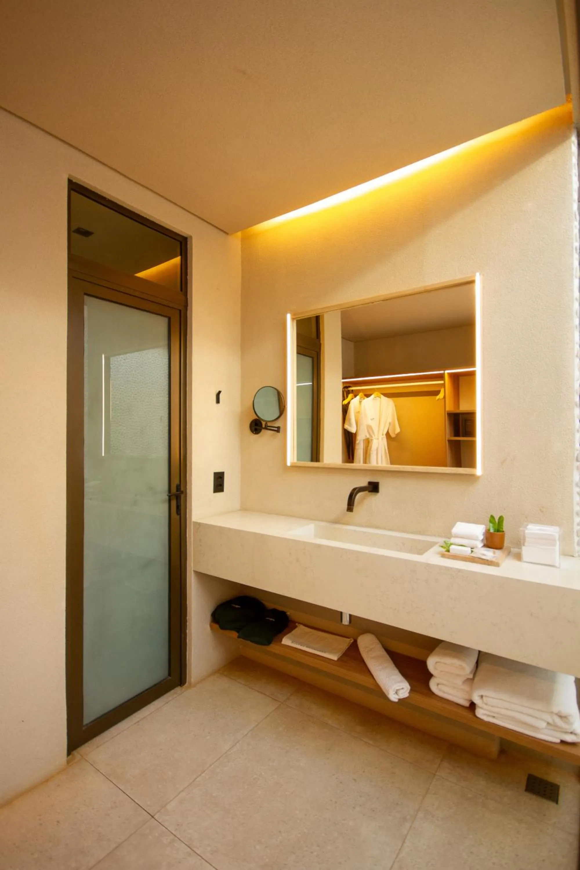 Toilet in Hamares Boutique Hotel