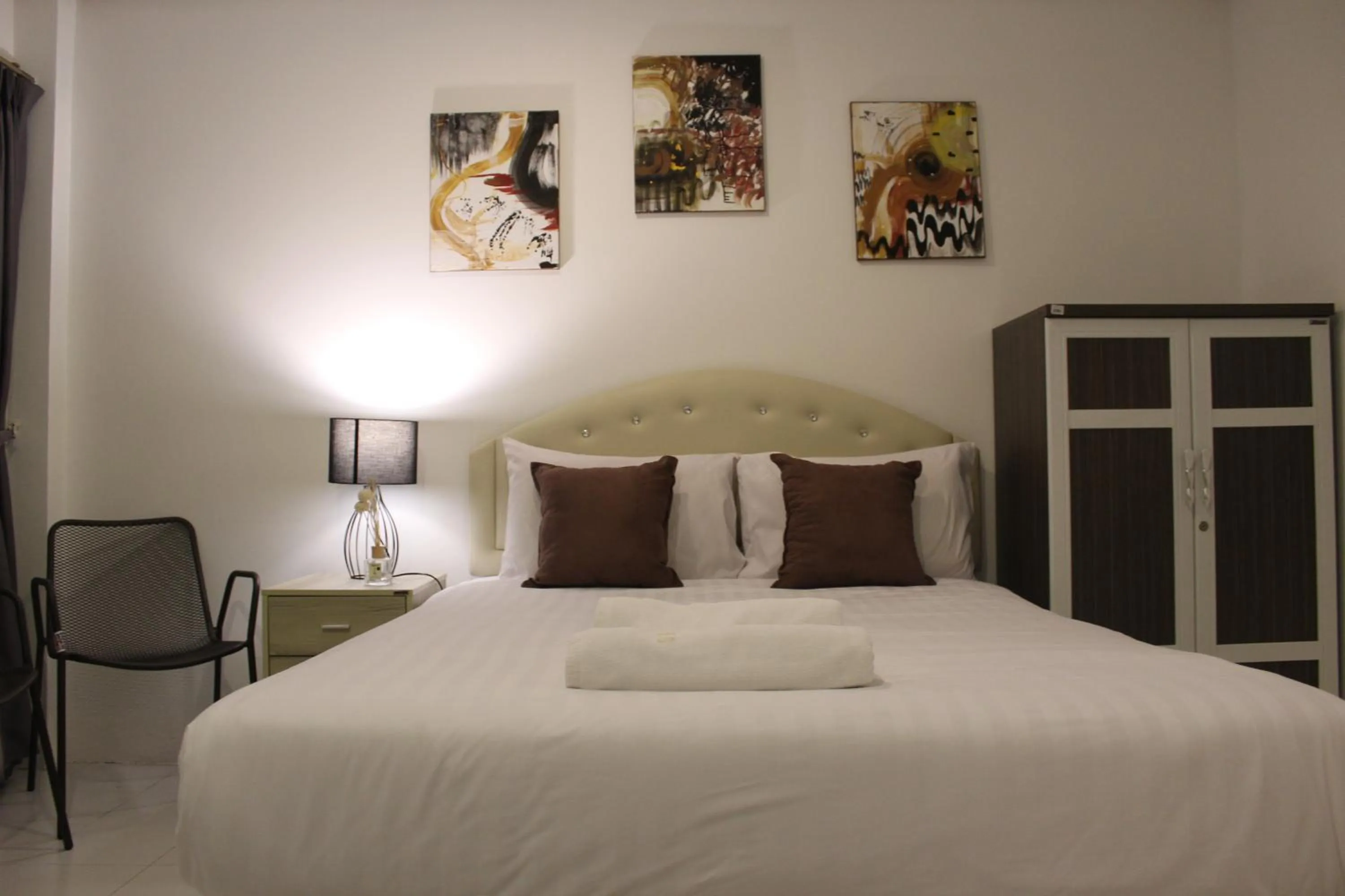 Photo of the whole room, Bed in Omaya GuestHouse