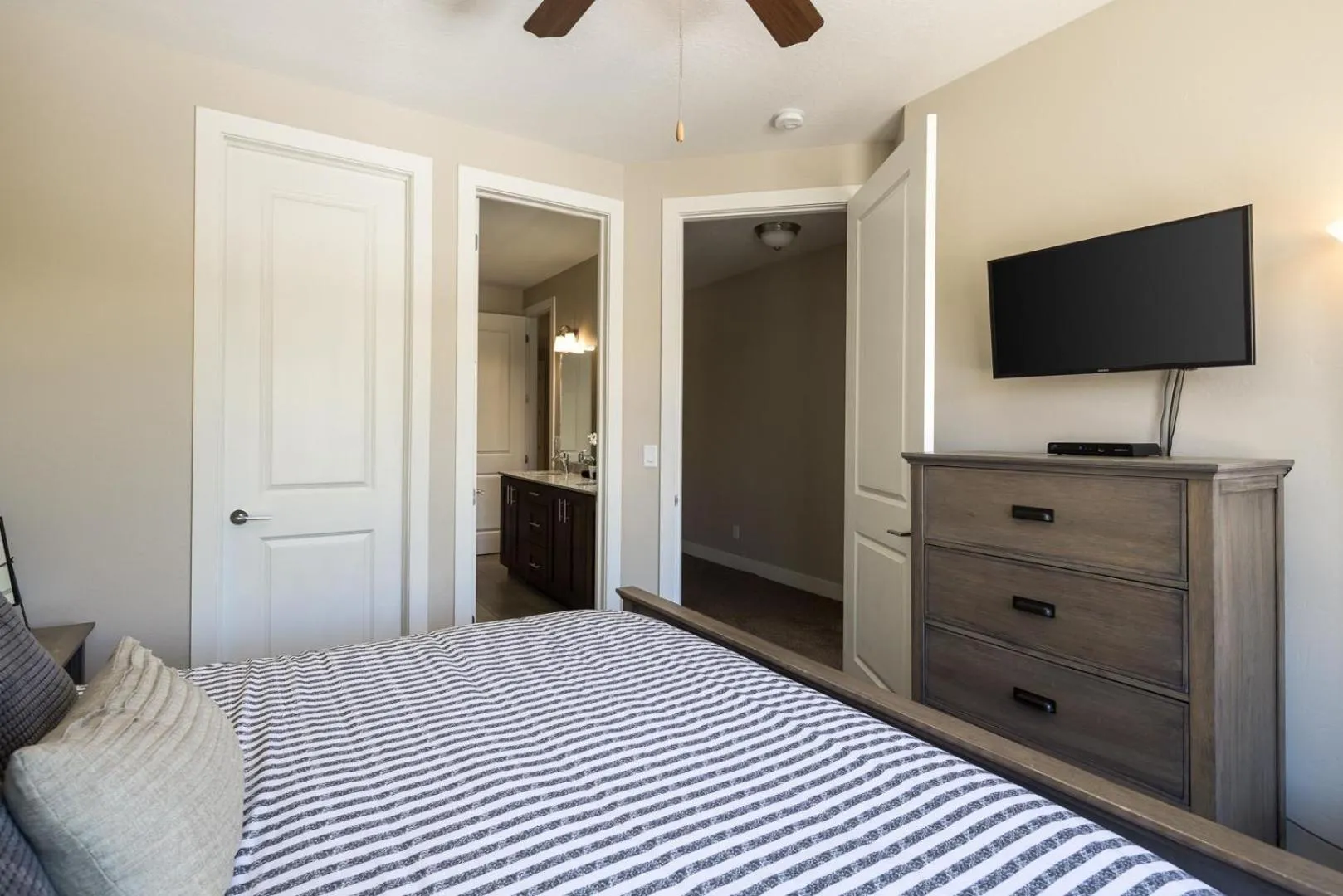 Bed in Entrada at Moab 673