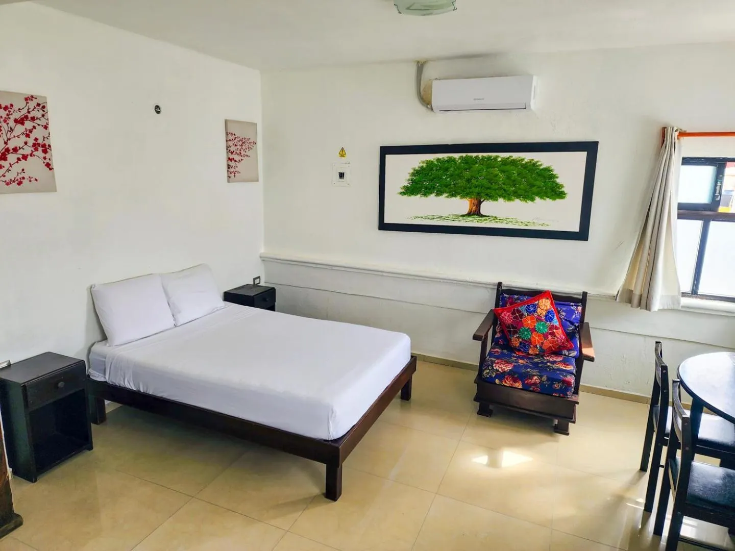 Bedroom, Bed in Fitz-Mar