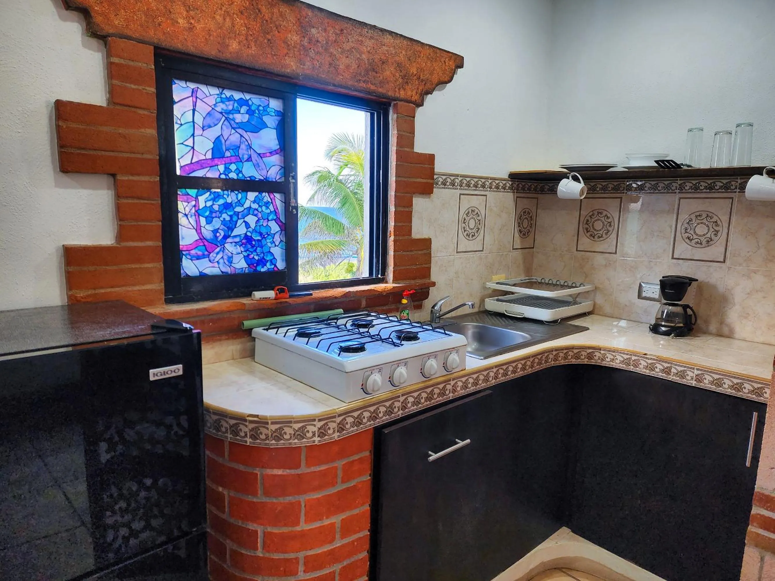 Kitchen or kitchenette in Fitz-Mar