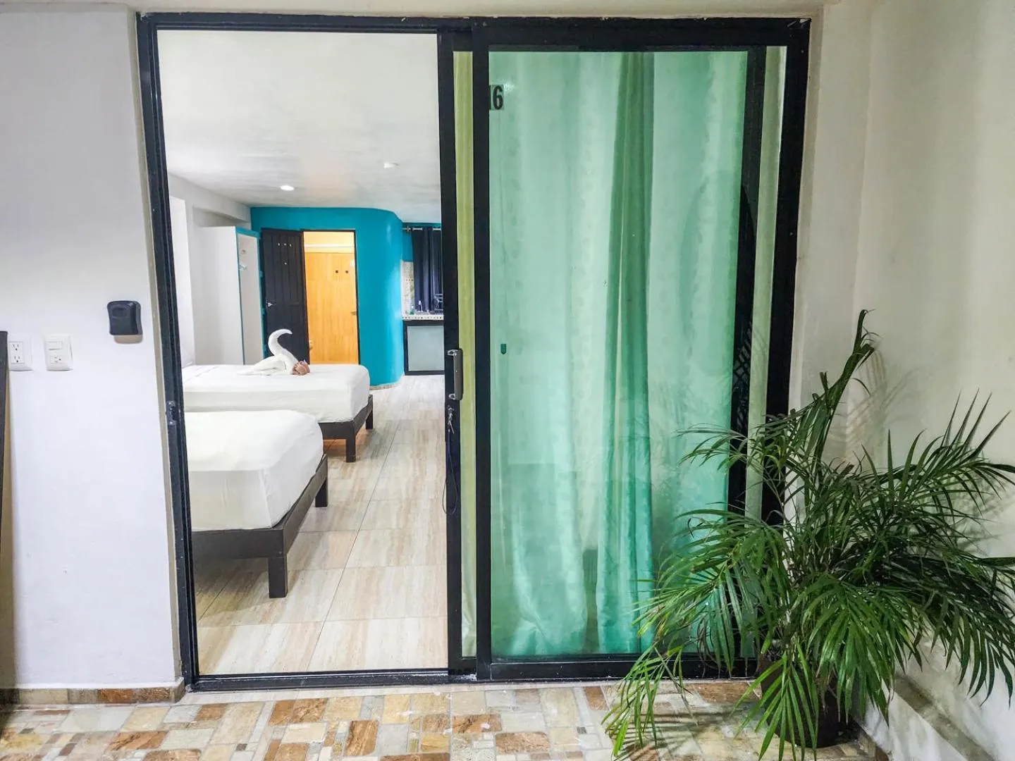 Photo of the whole room, Bed in Fitz-Mar