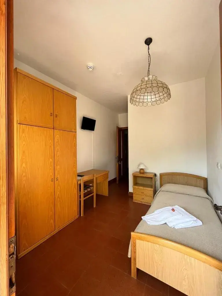 Economy Single Room - single occupancy in Albergo Dalla Mena Economy Single Room - single occupancy in Albergo Dalla Mena