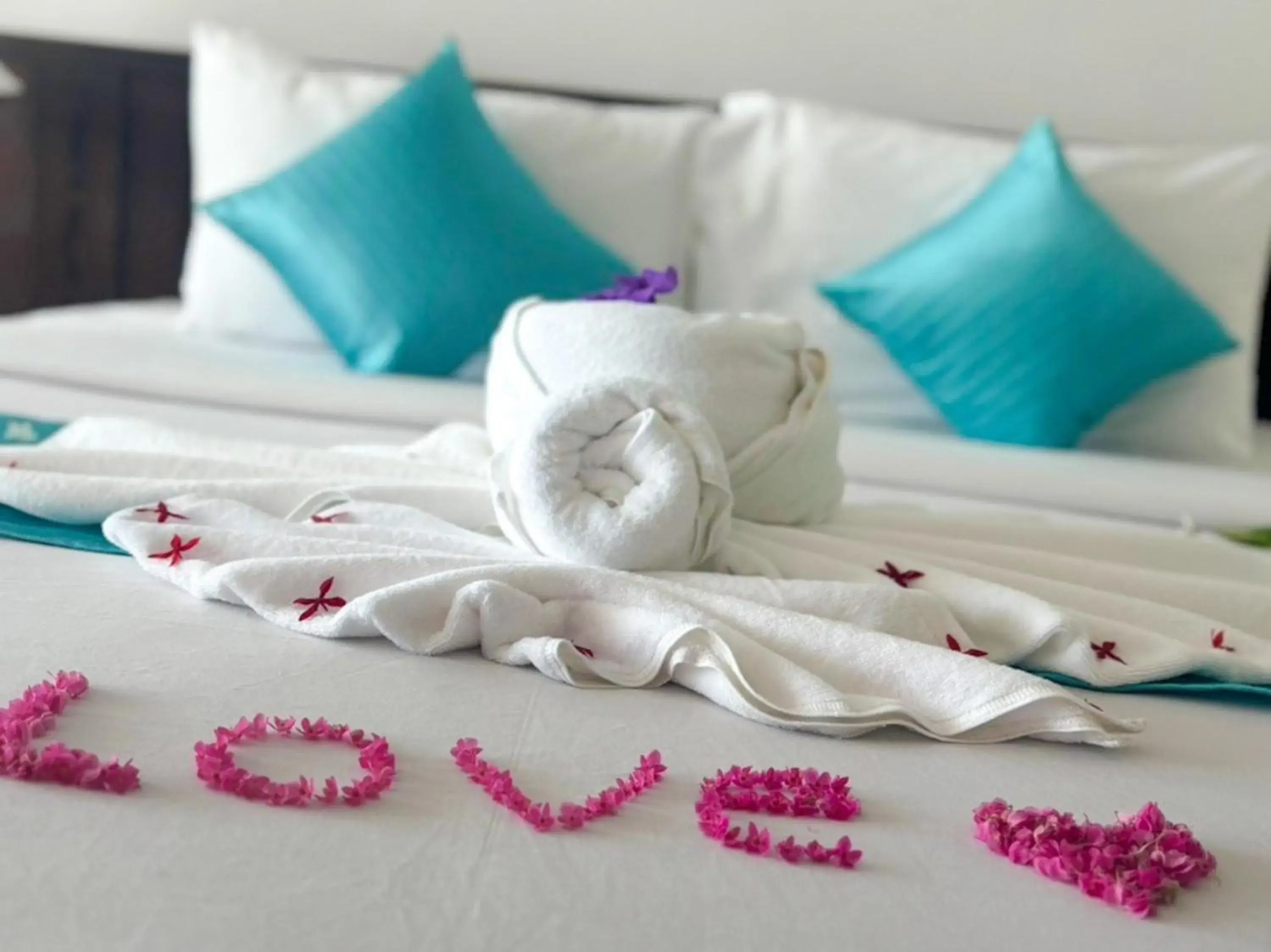 Bedroom, Bed in Smile Samui Chaweng Beach Front Resort Bedroom, Bed in Smile Samui Chaweng Beach Front Resort