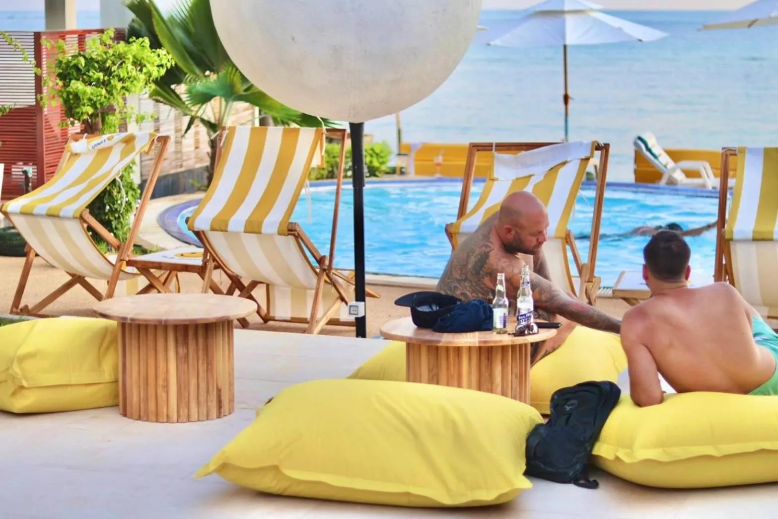 Lounge or bar in Smile Samui Chaweng Beach Front Resort