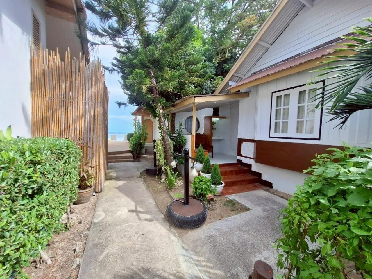 Property building in Smile Samui Chaweng Beach Front Resort