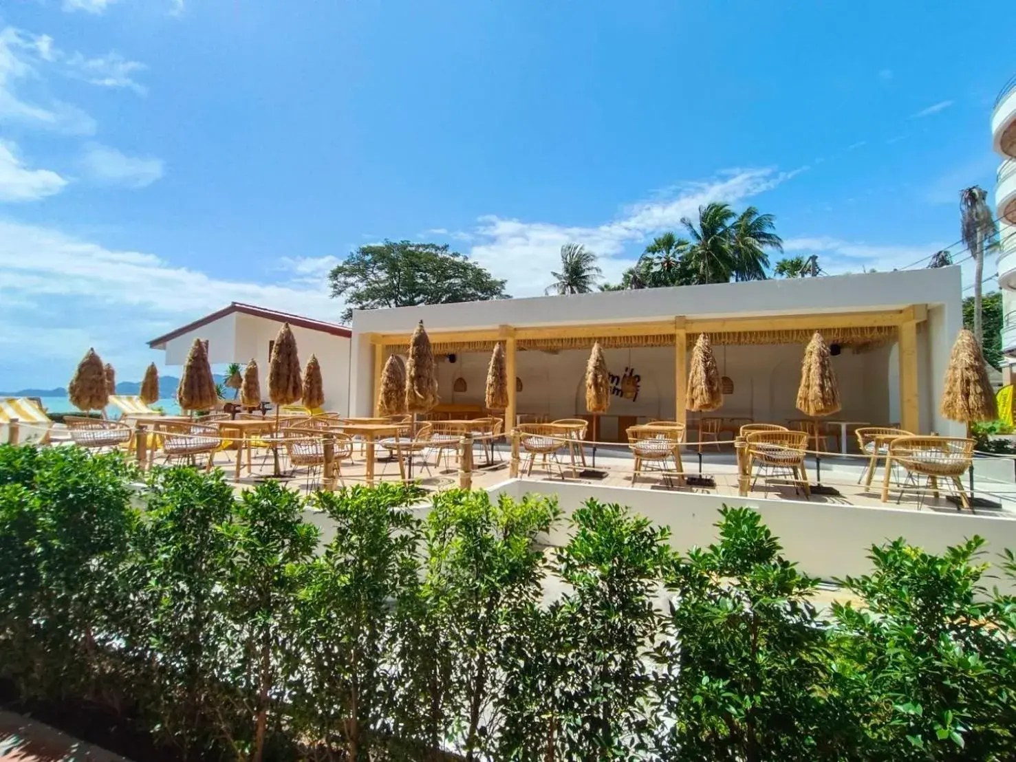 Restaurant/places to eat in Smile Samui Chaweng Beach Front Resort Restaurant/places to eat in Smile Samui Chaweng Beach Front Resort