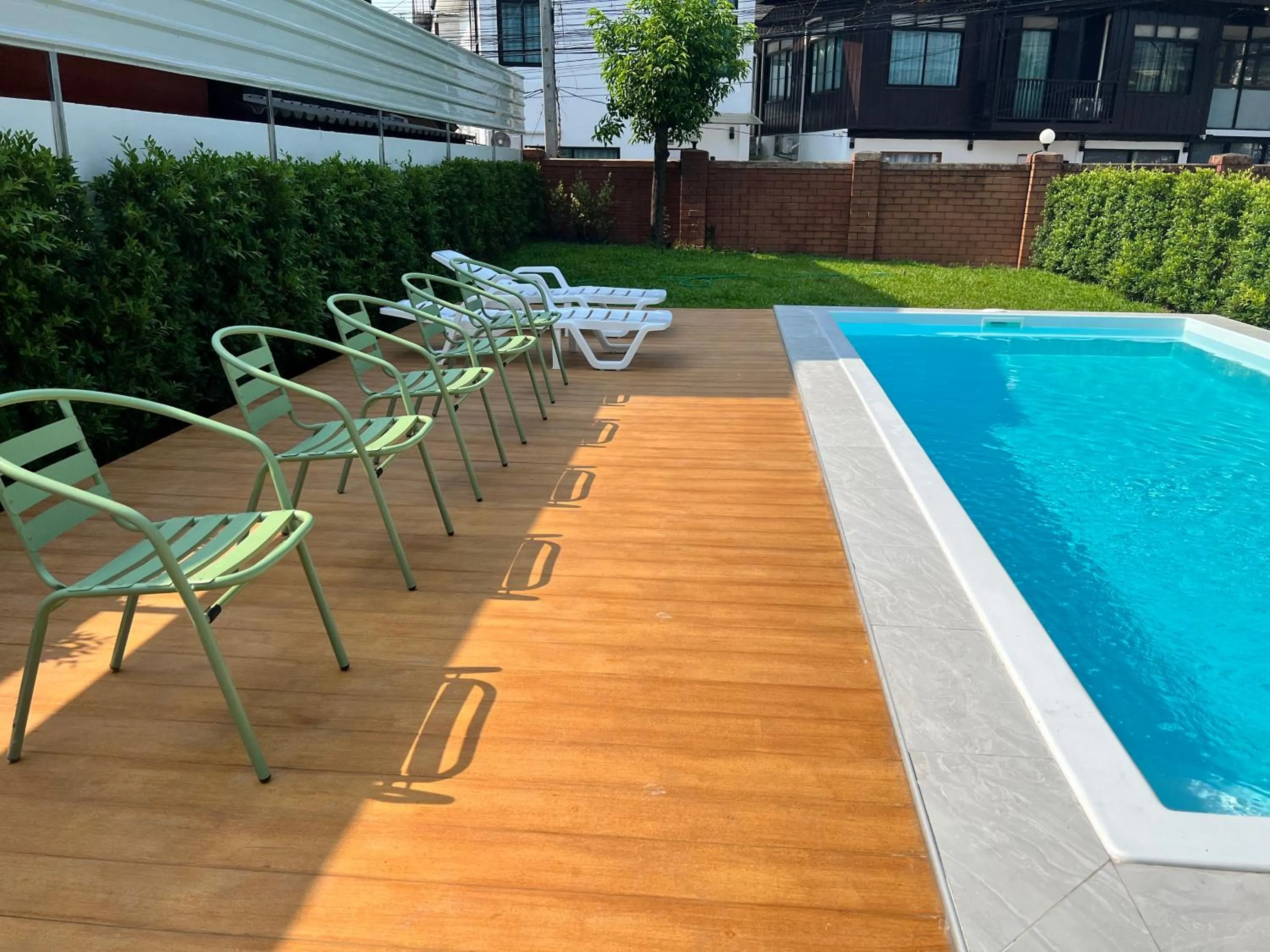 Communal lounge/ TV room in Mini-Me HUBS, Charm Suites & Pool in Old City