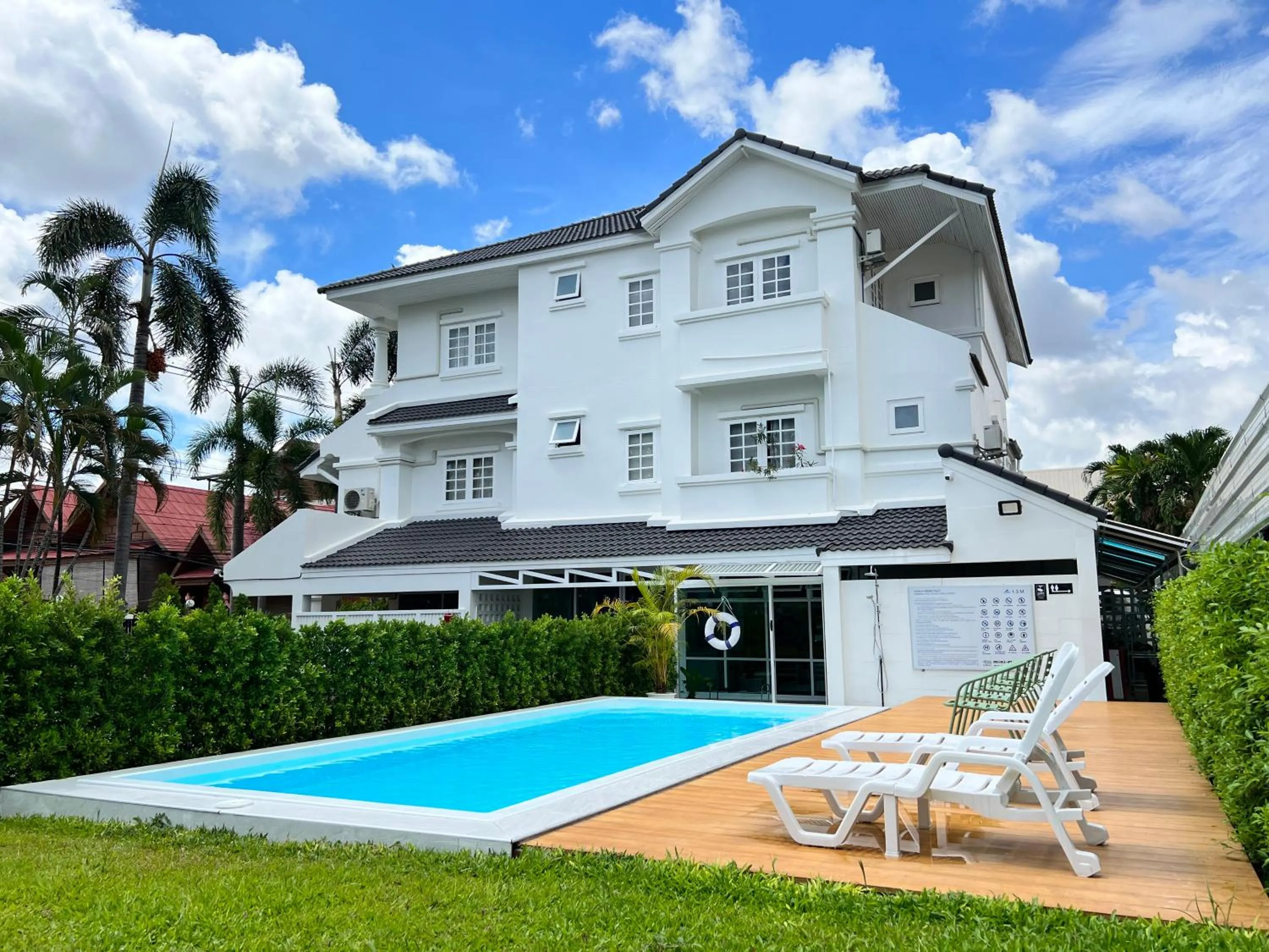 Swimming pool in Mini-Me HUBS, Charm Suites & Pool in Old City