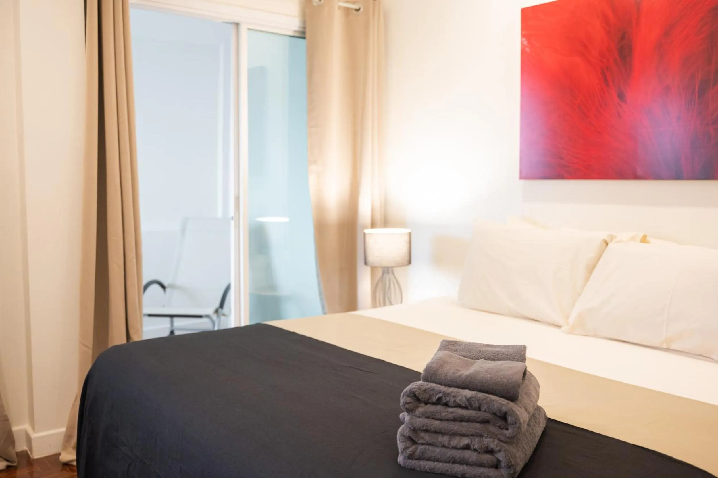 Bed in Mini-Me HUBS, Charm Suites & Pool in Old City