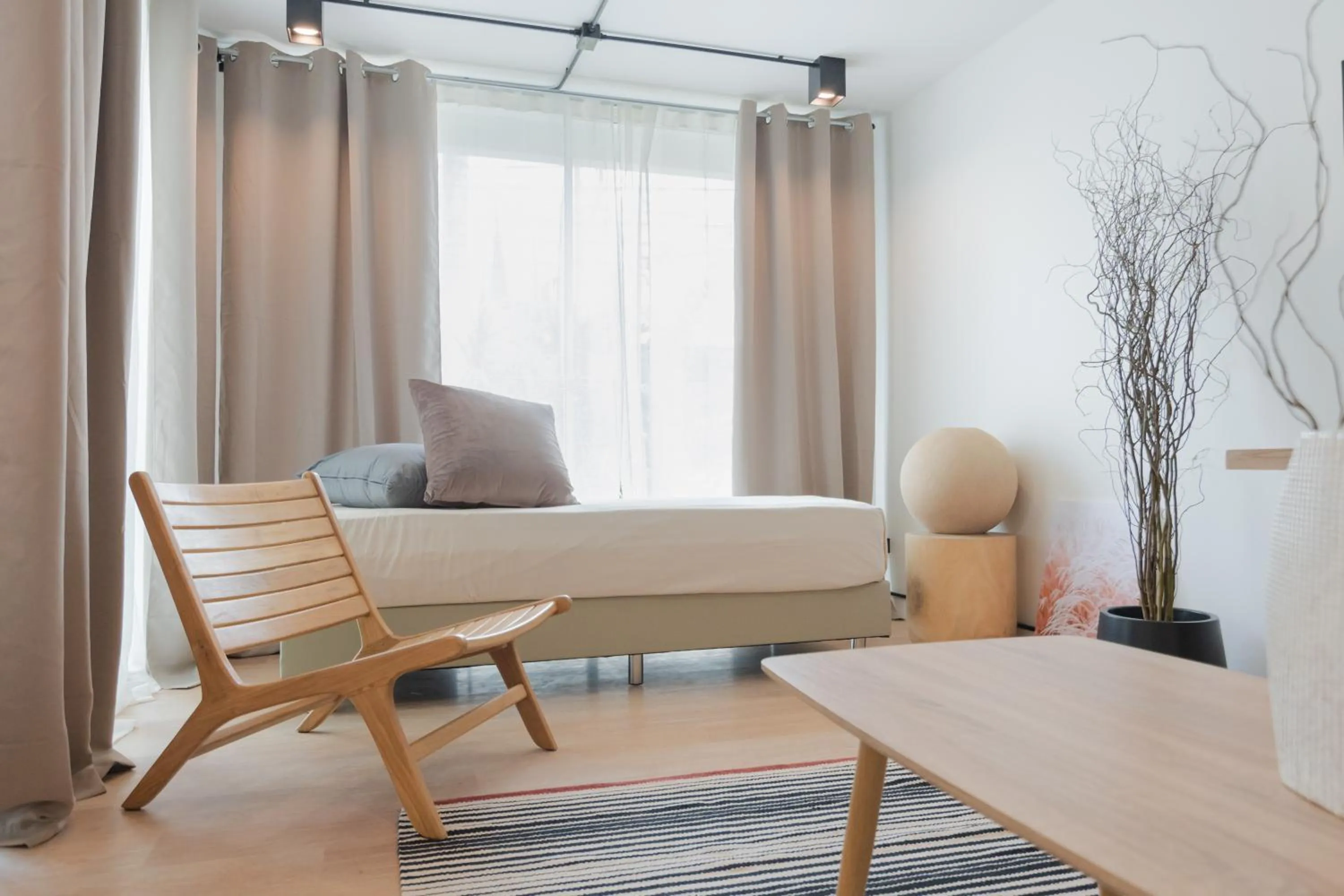 Living room in Mini-Me HUBS, Charm Suites & Pool in Old City