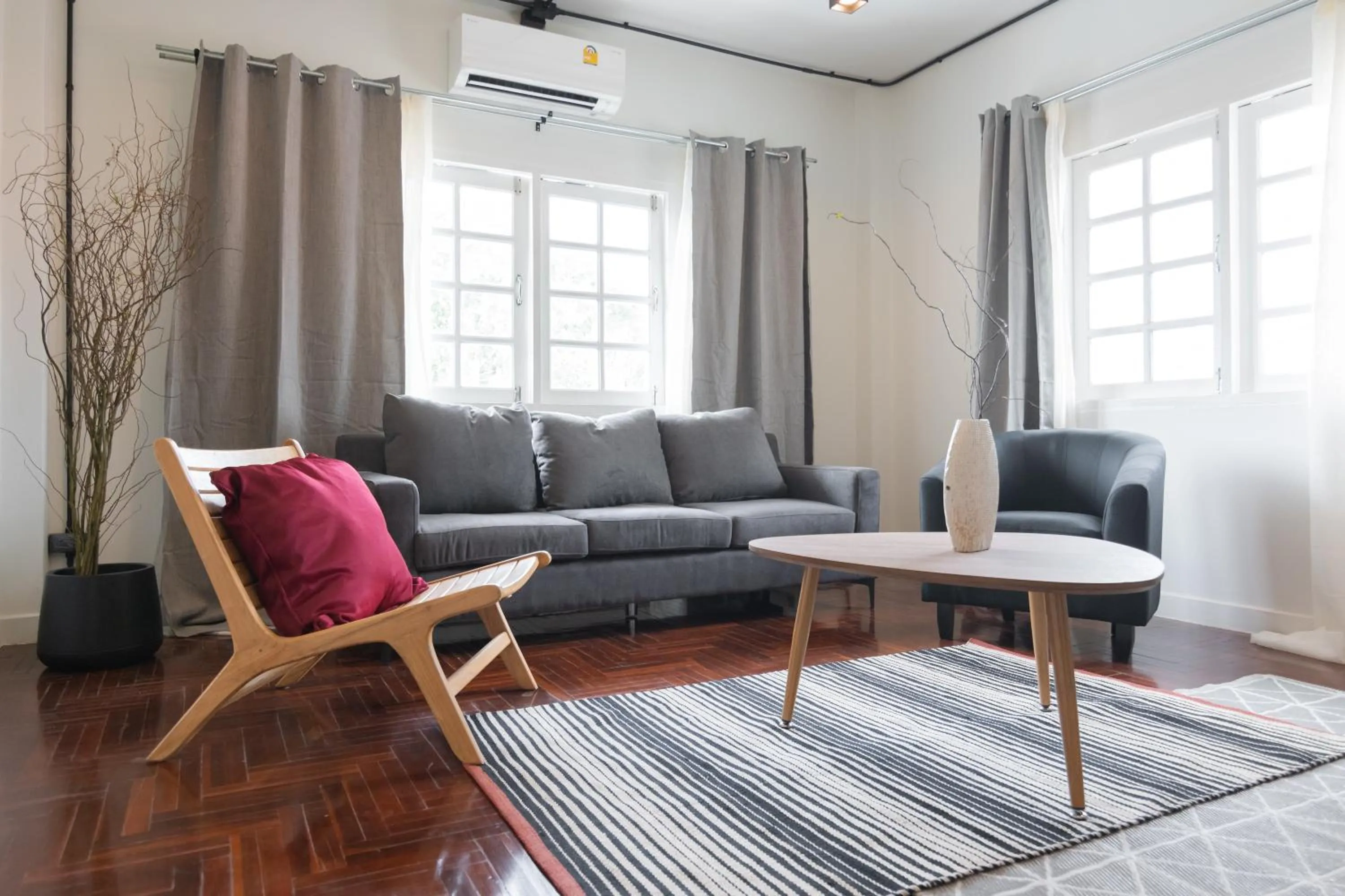 Living room in Mini-Me HUBS, Charm Suites & Pool in Old City