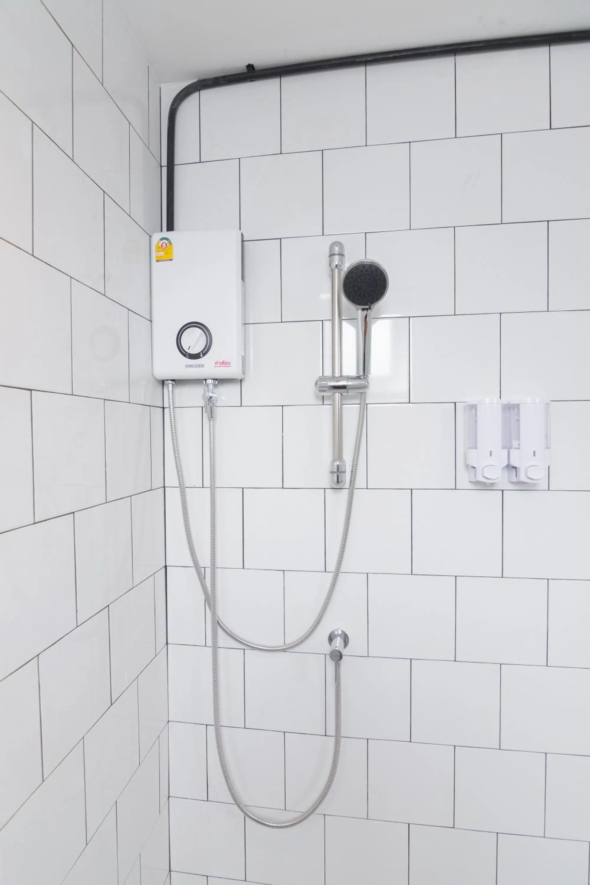 Shower in Mini-Me HUBS, Charm Suites & Pool in Old City