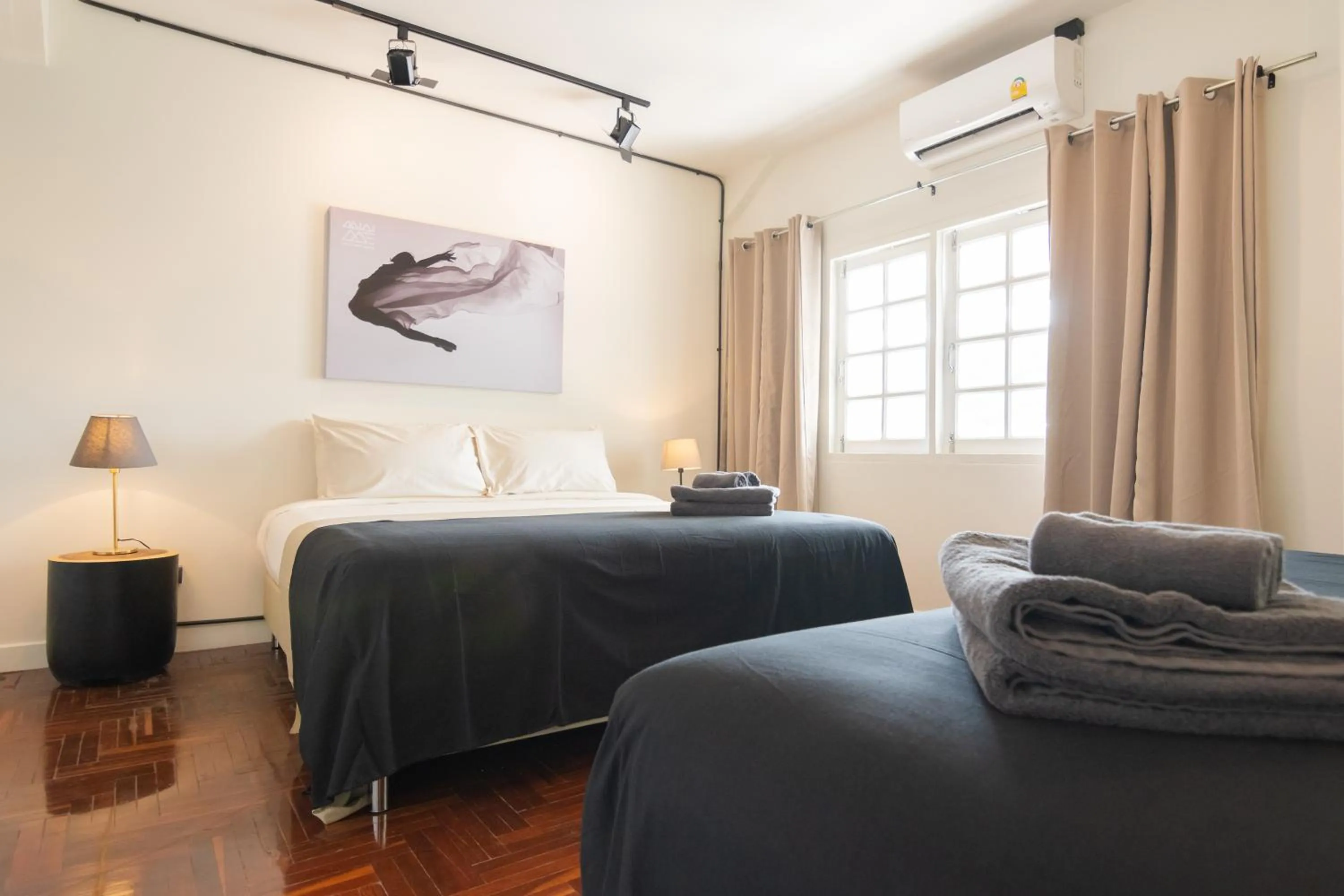 Bed in Mini-Me HUBS, Charm Suites & Pool in Old City