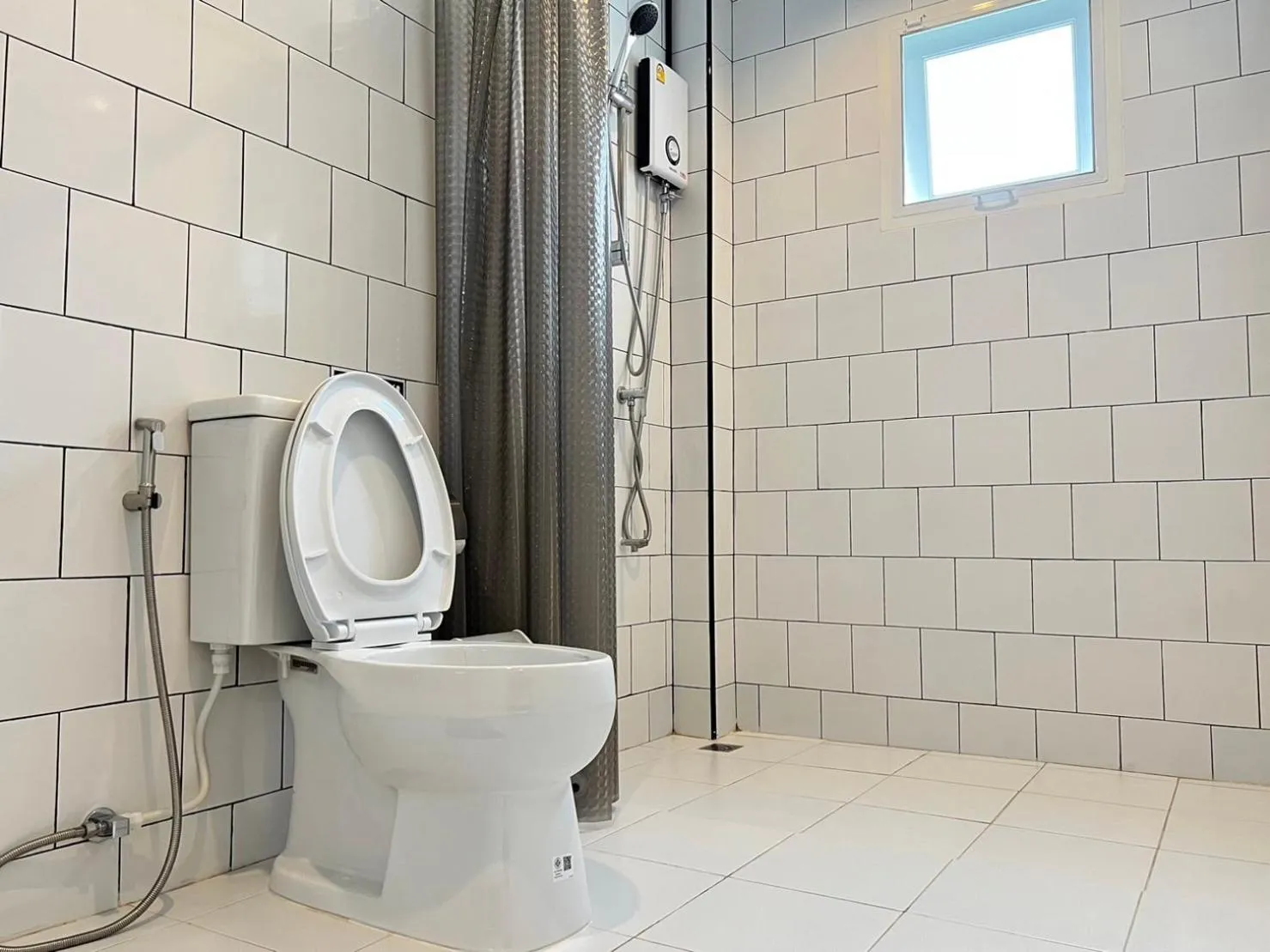 Bathroom in Mini-Me HUBS, Charm Suites & Pool in Old City