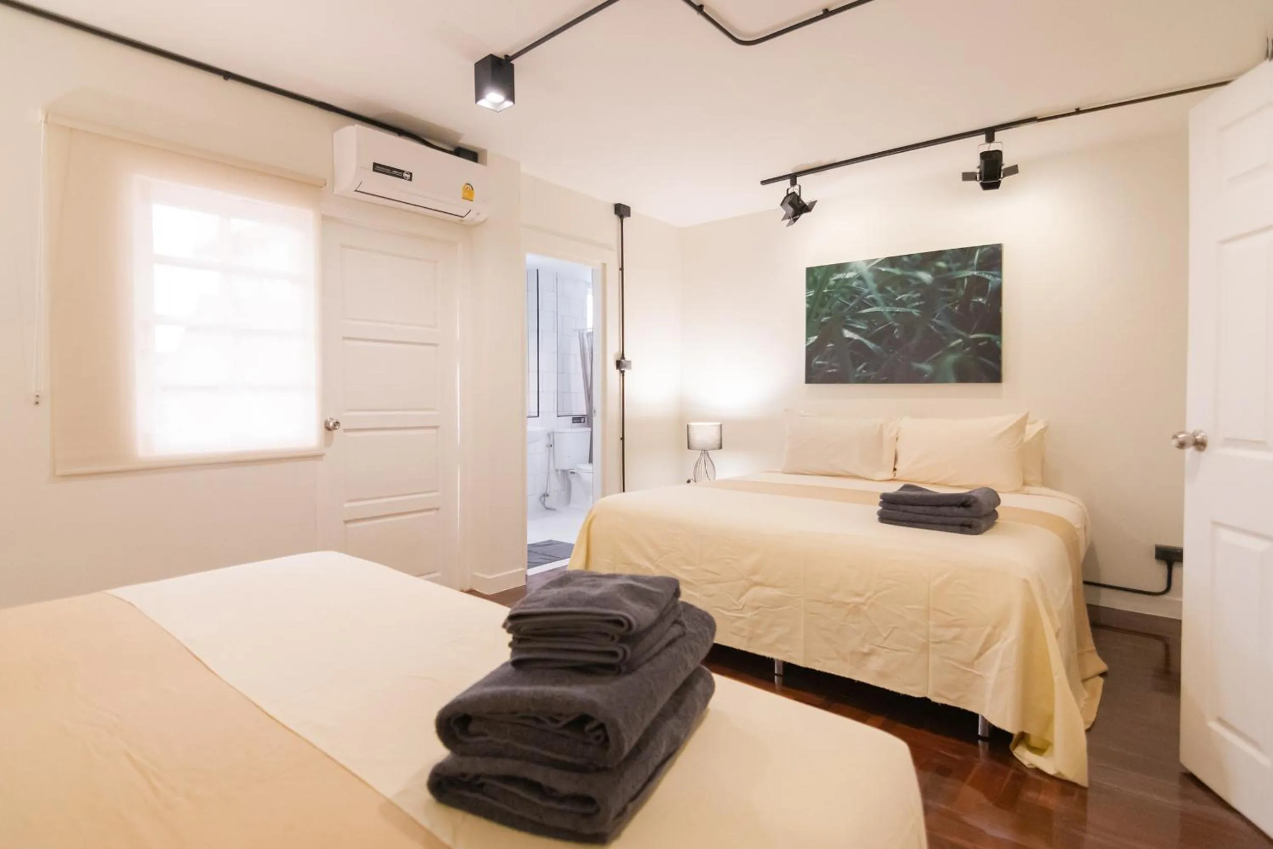 Photo of the whole room, Bed in Mini-Me HUBS, Charm Suites & Pool in Old City