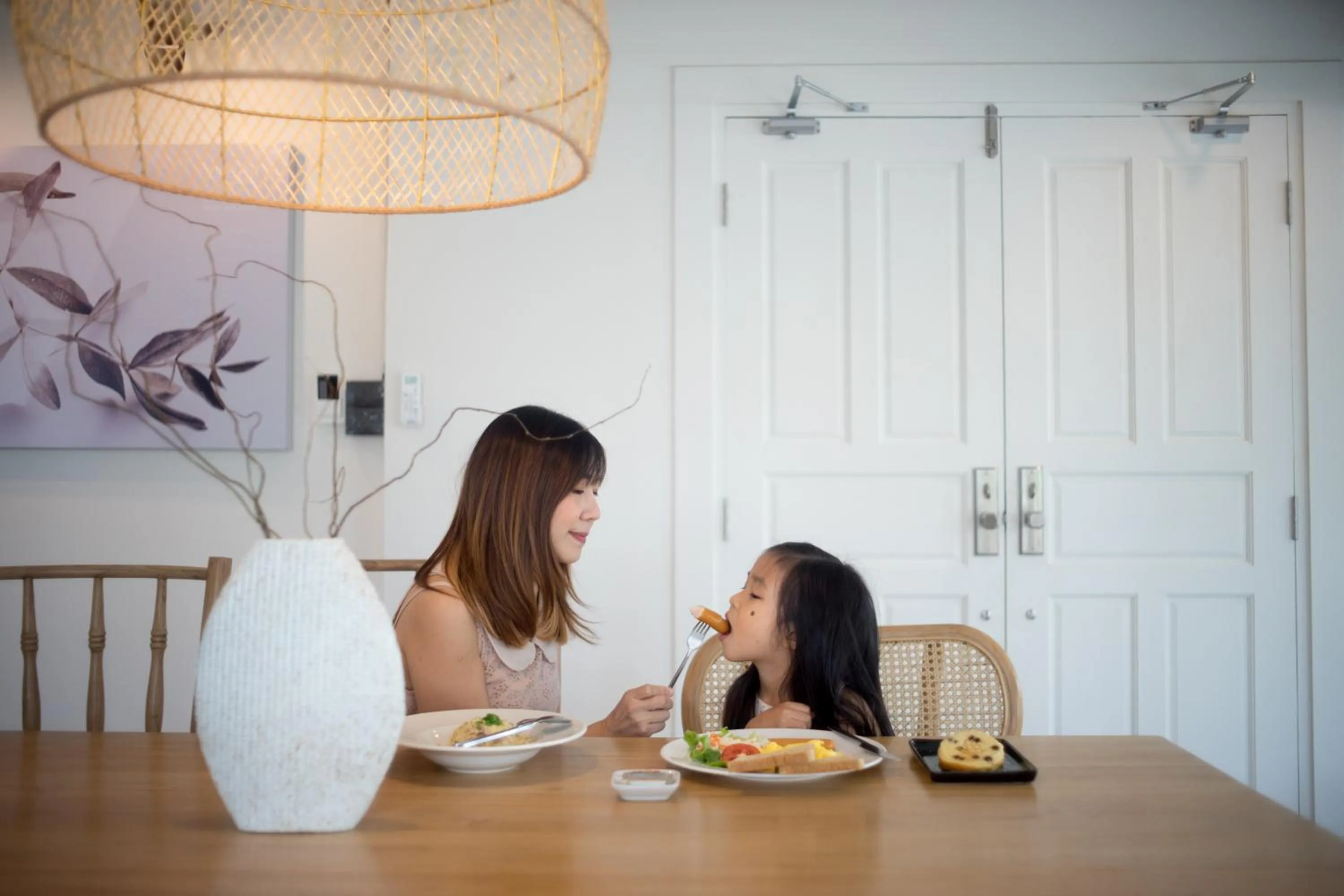 Restaurant/places to eat in Mini-Me HUBS, Charm Suites & Pool in Old City