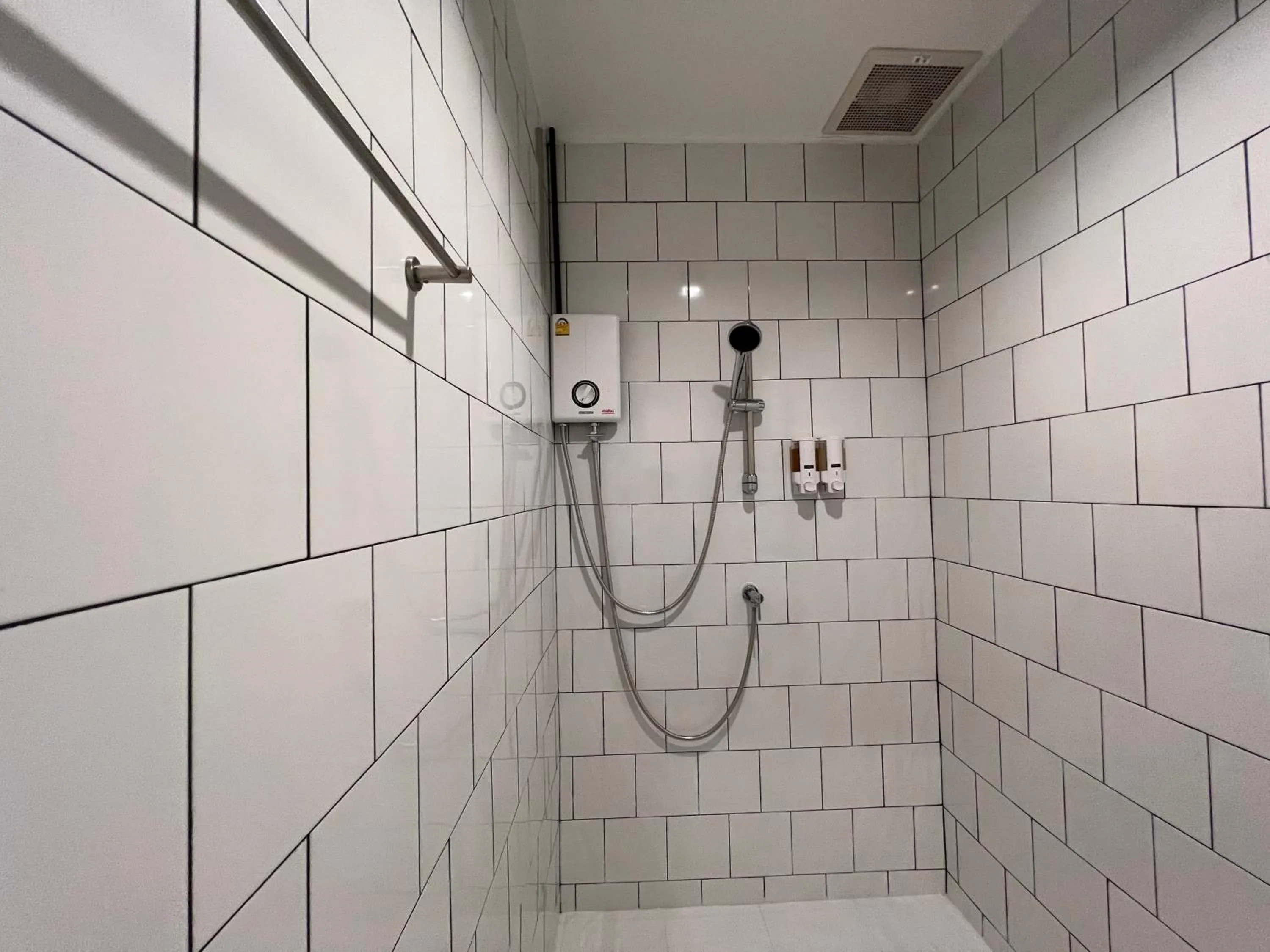 Shower in Mini-Me HUBS, Charm Suites & Pool in Old City