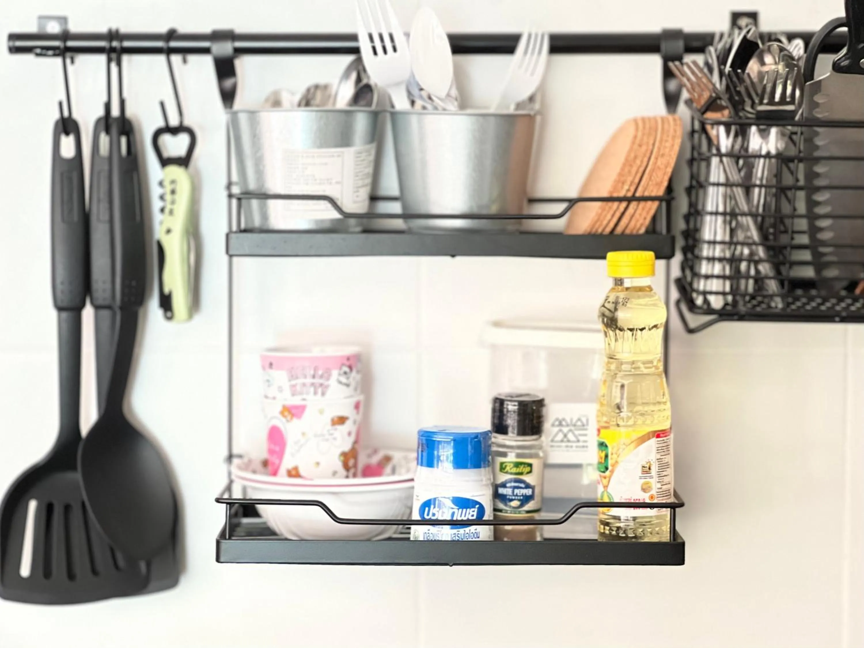 Kitchen or kitchenette in Mini-Me HUBS, Charm Suites & Pool in Old City