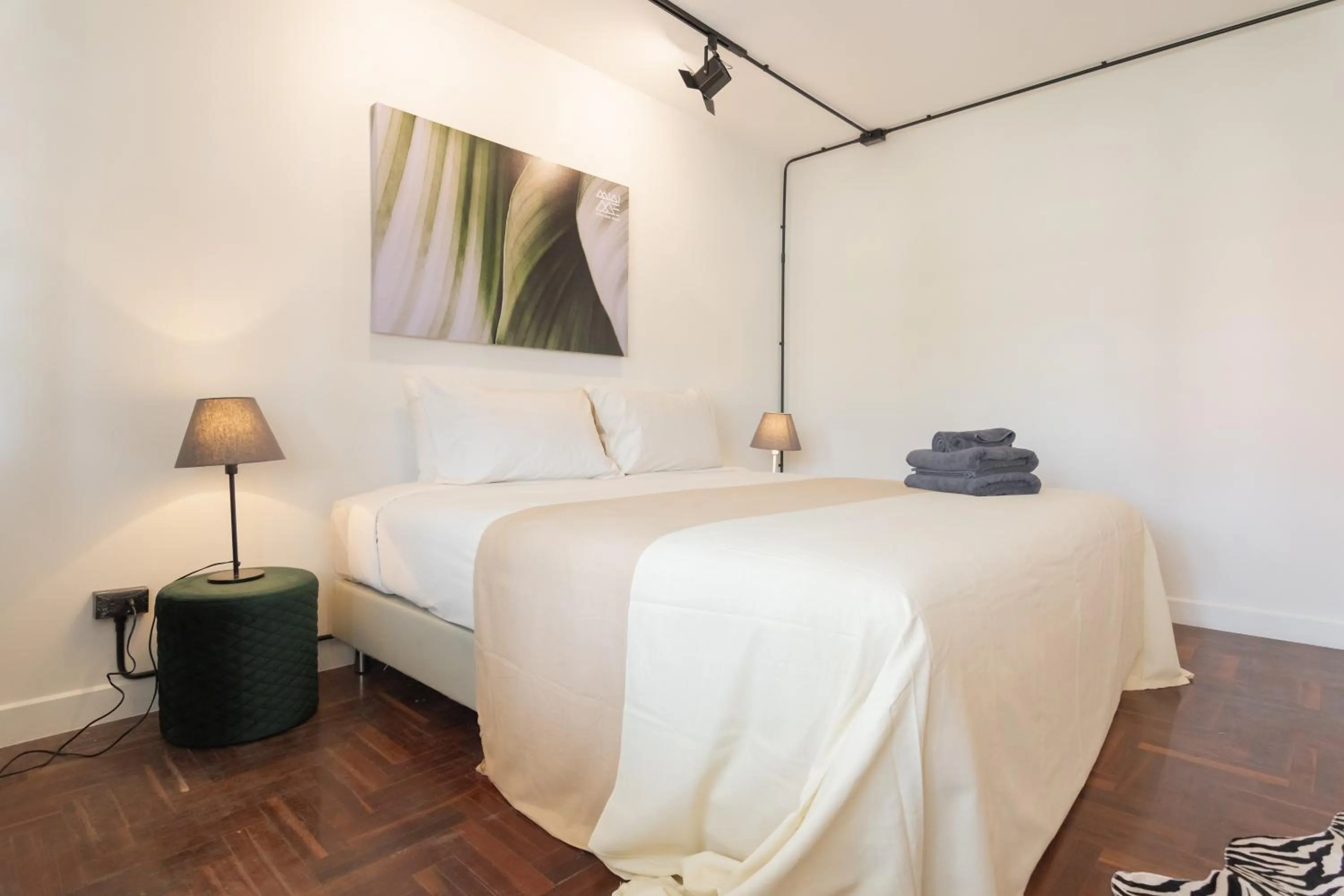 Bed in Mini-Me HUBS, Charm Suites & Pool in Old City