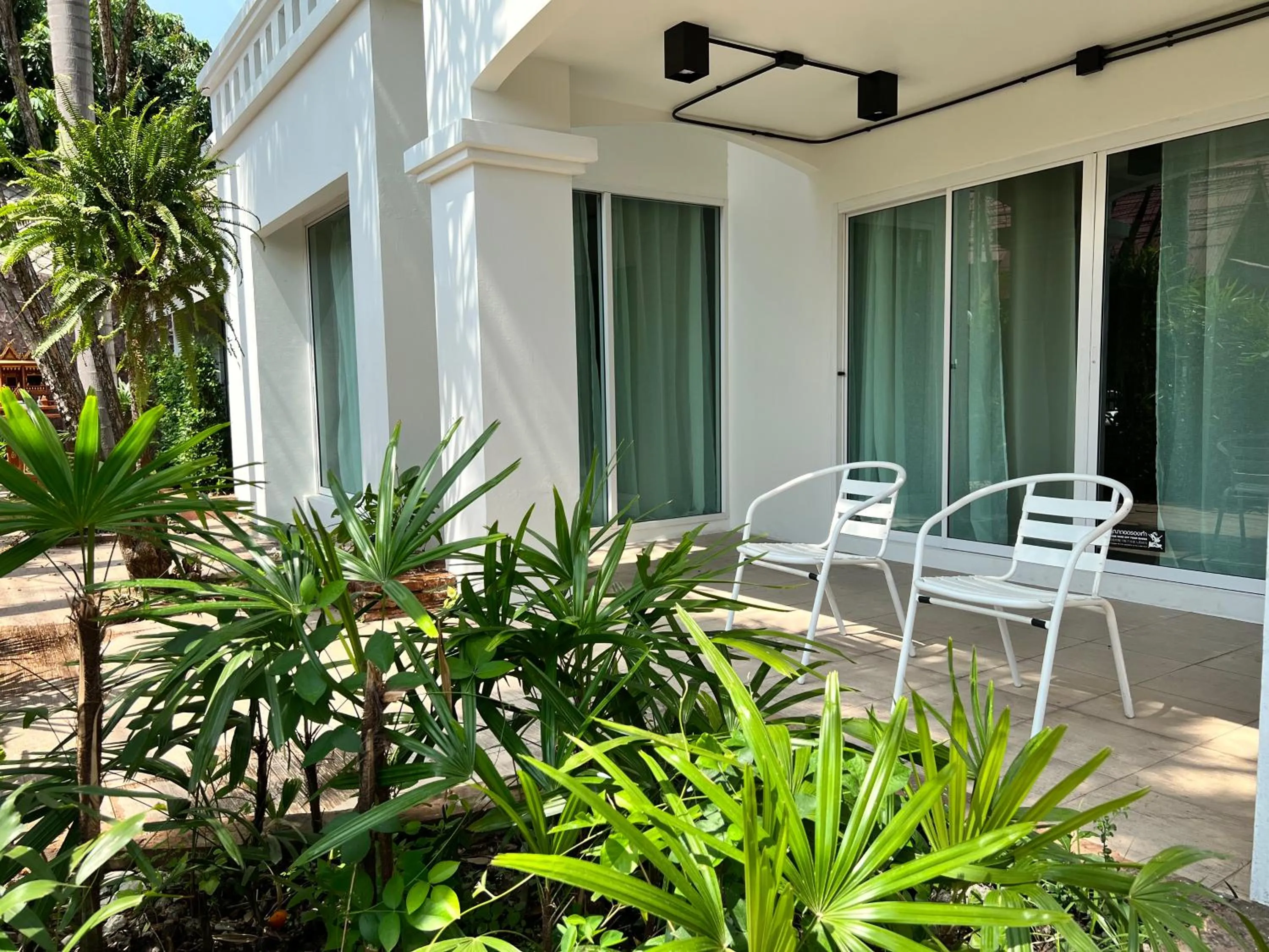 Patio in Mini-Me HUBS, Charm Suites & Pool in Old City