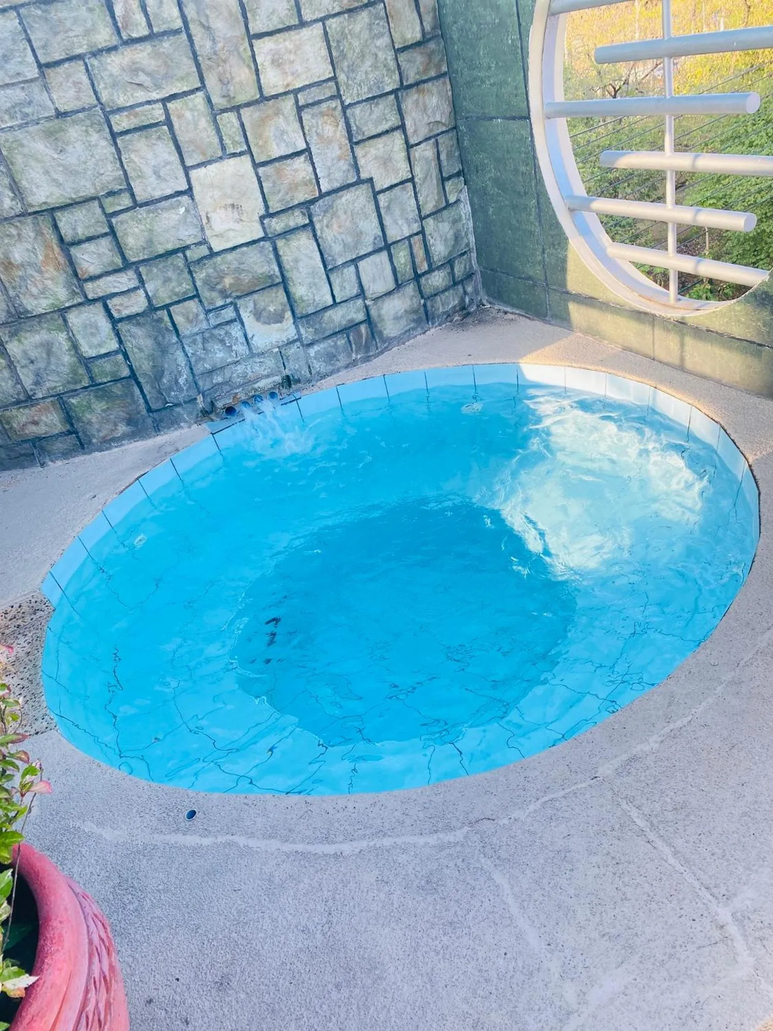 Swimming pool in Fields Palace Hotel