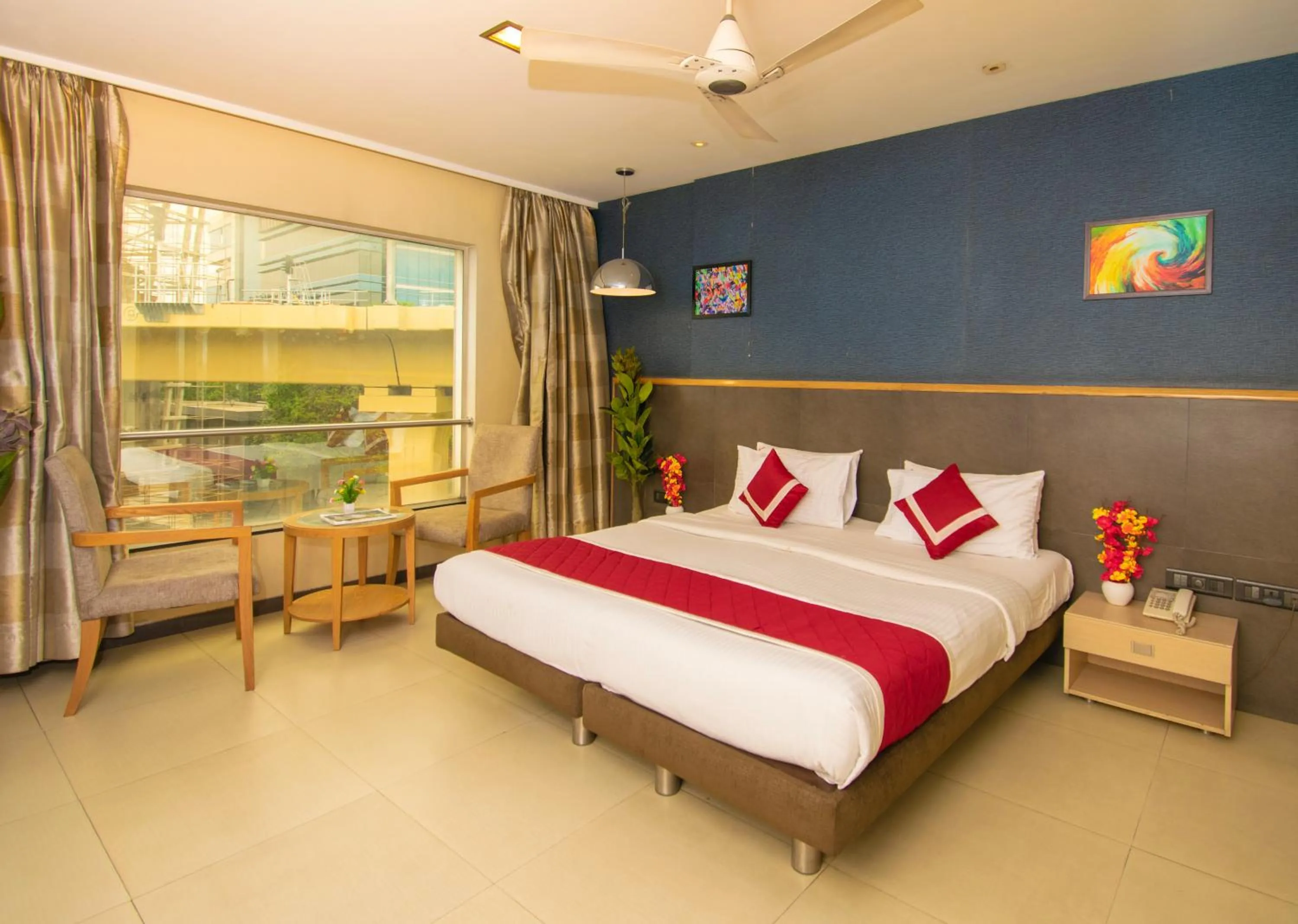 Photo of the whole room, Bed in Octave Koregaon Park