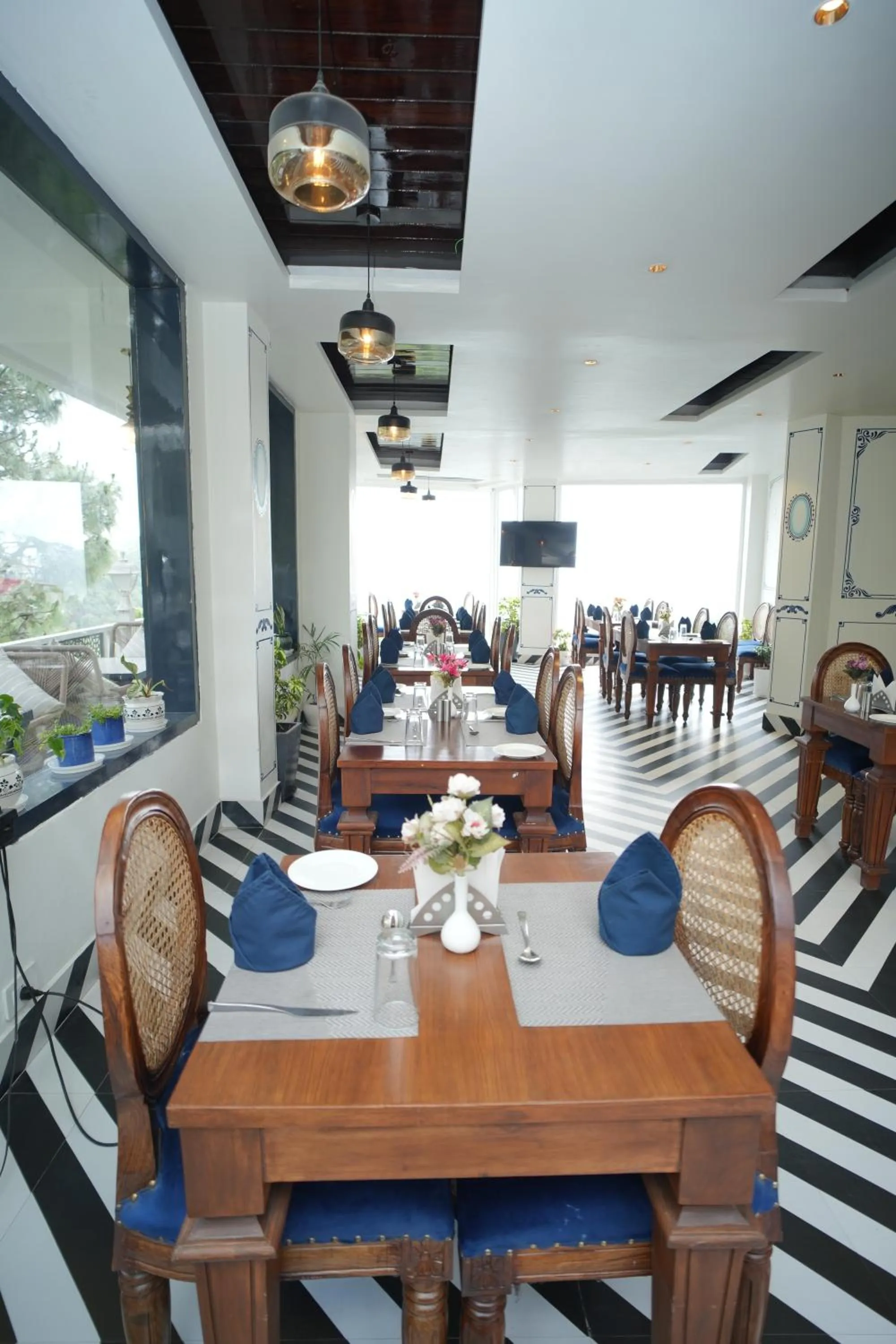 Restaurant/places to eat in Oakhill Resorts