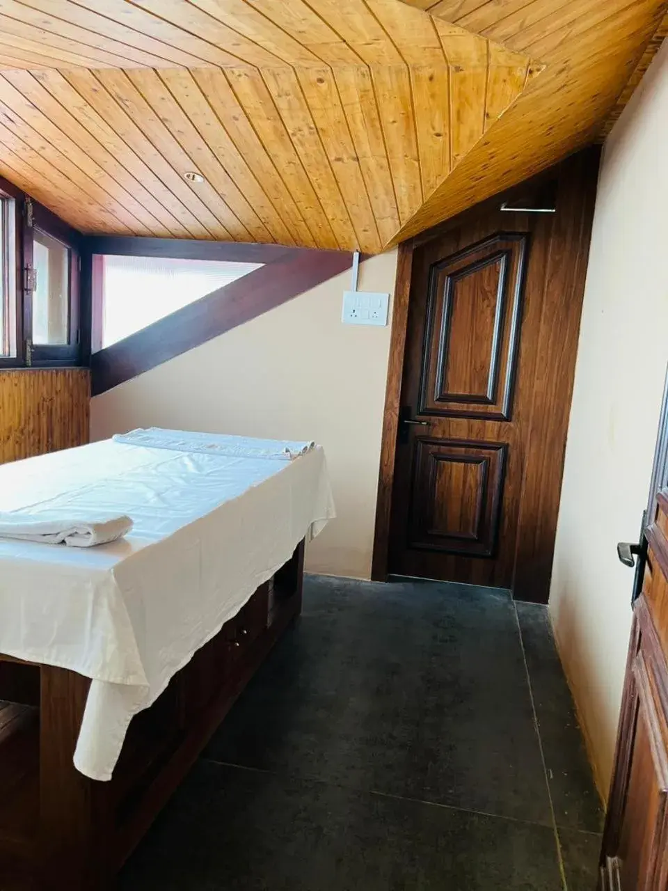 Spa and wellness centre/facilities, Bed in Oakhill Resorts Spa and wellness centre/facilities, Bed in Oakhill Resorts