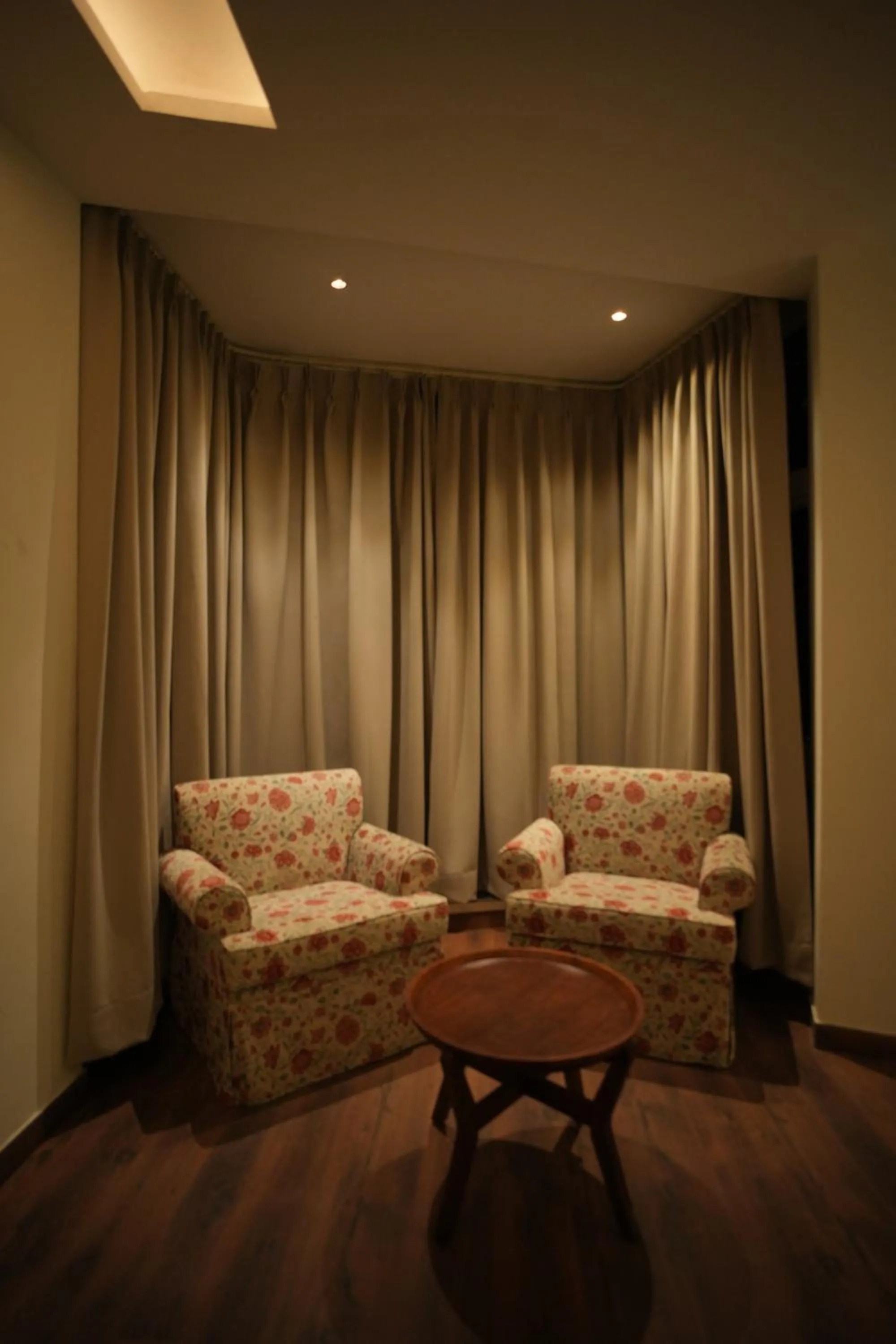 Seating area in Oakhill Resorts