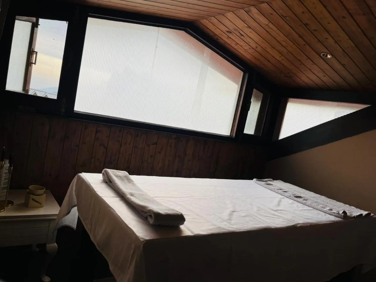 Bed in Oakhill Resorts