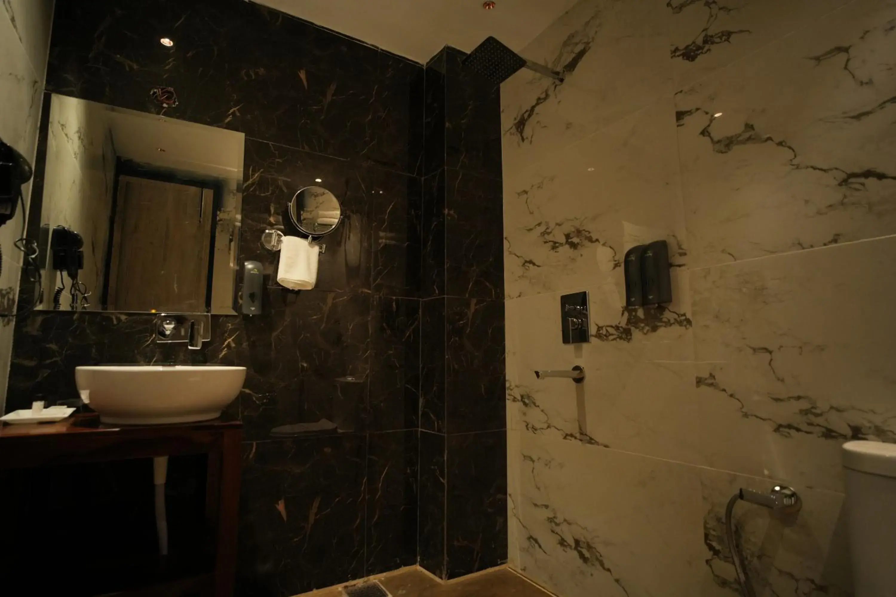 Bathroom in Oakhill Resorts Bathroom in Oakhill Resorts