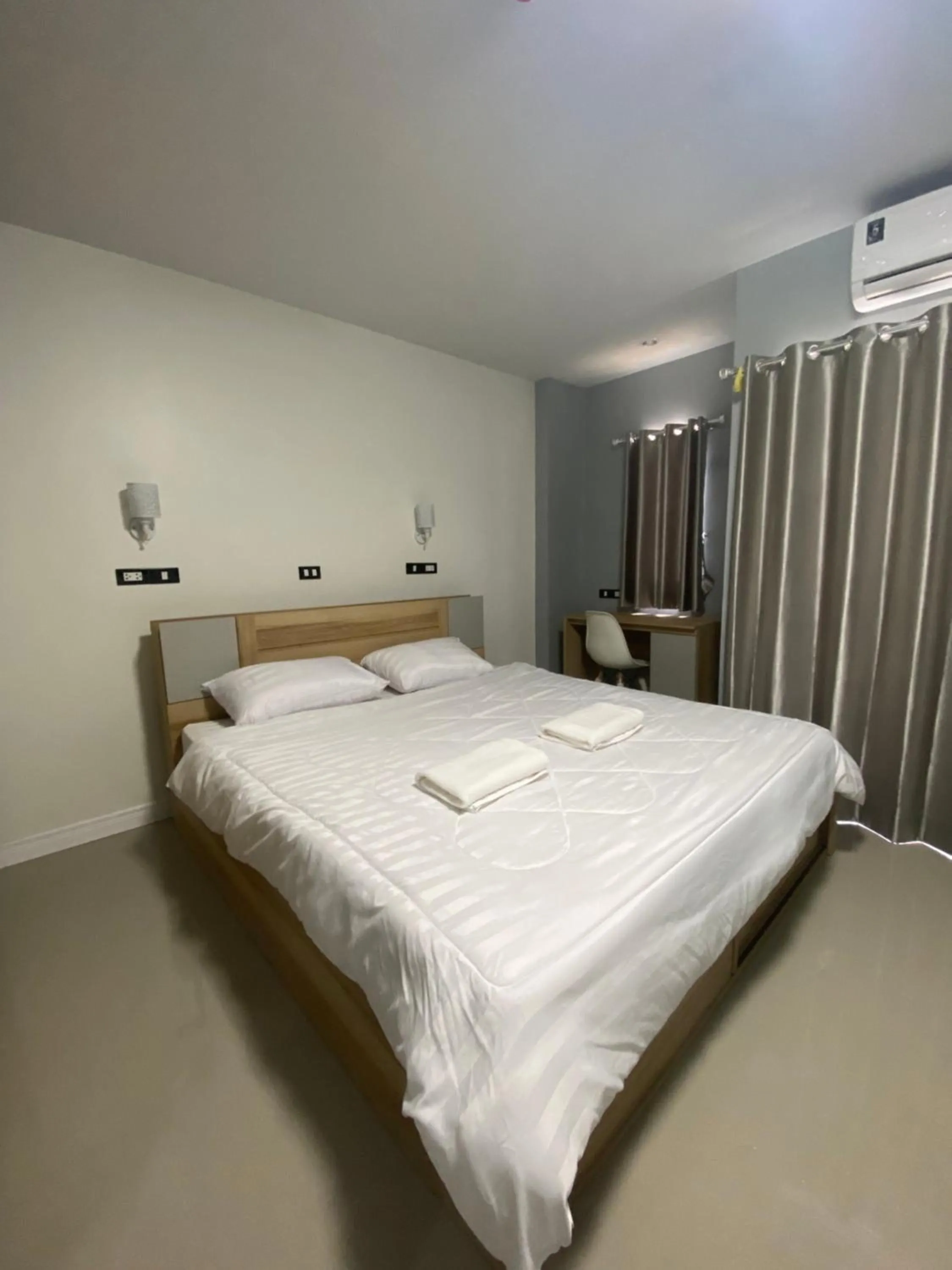 Photo of the whole room, Bed in The Northern MFU