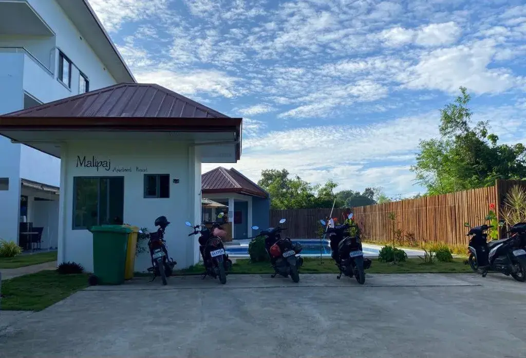 Two-Bedroom Apartment in Malipaj Apartments Two-Bedroom Apartment in Malipaj Apartments