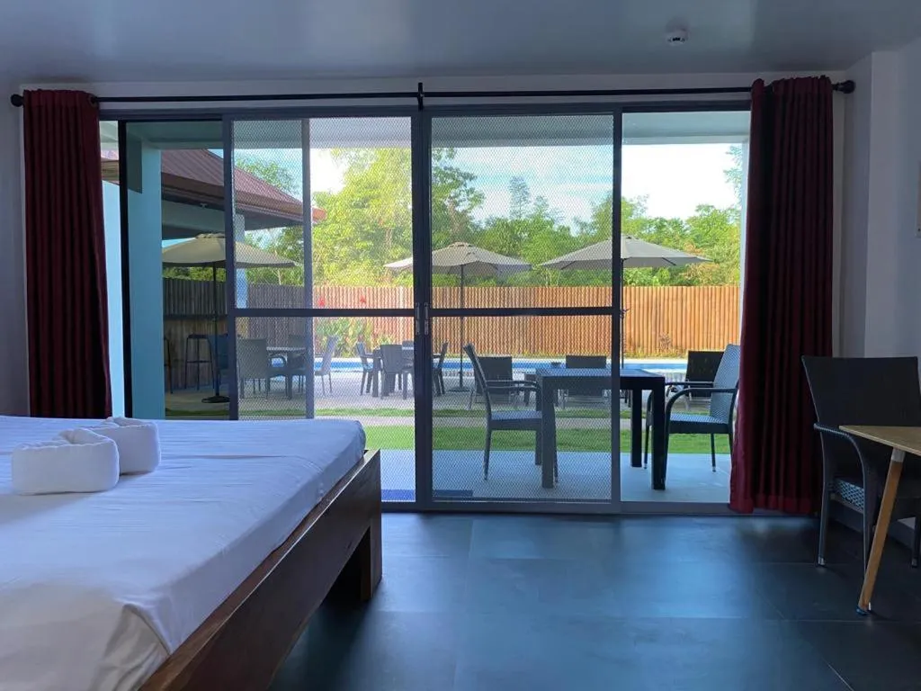 Pool view, Bed in Malipaj Apartments