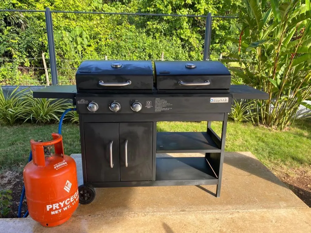 Restaurant/places to eat in Malipaj Apartments