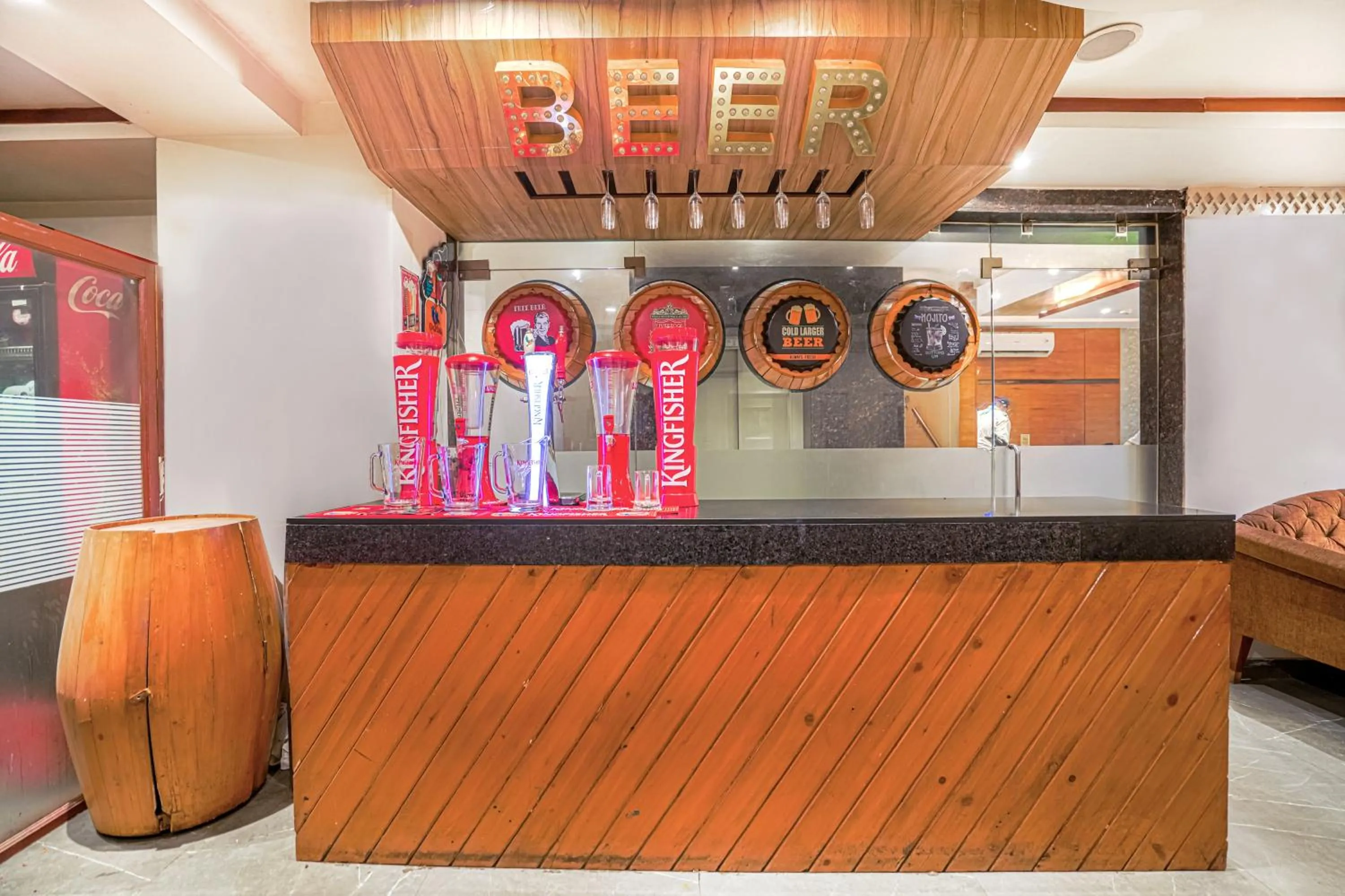 Lounge or bar in Hotel Highway Greens Near VR Punjab Mall Airport Road Mohali Chandigarh