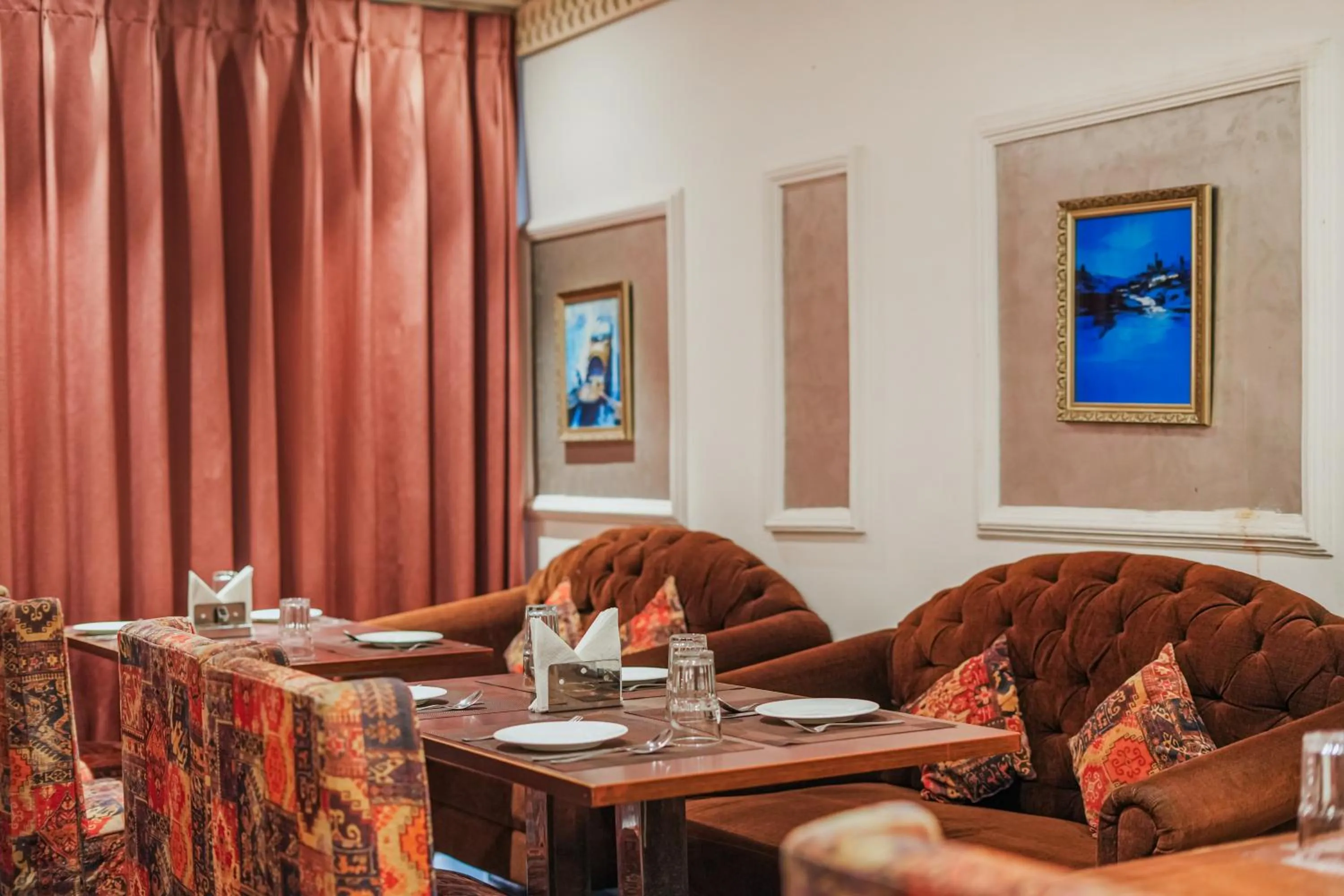 Restaurant/places to eat in Hotel Highway Greens Near VR Punjab Mall Airport Road Mohali Chandigarh