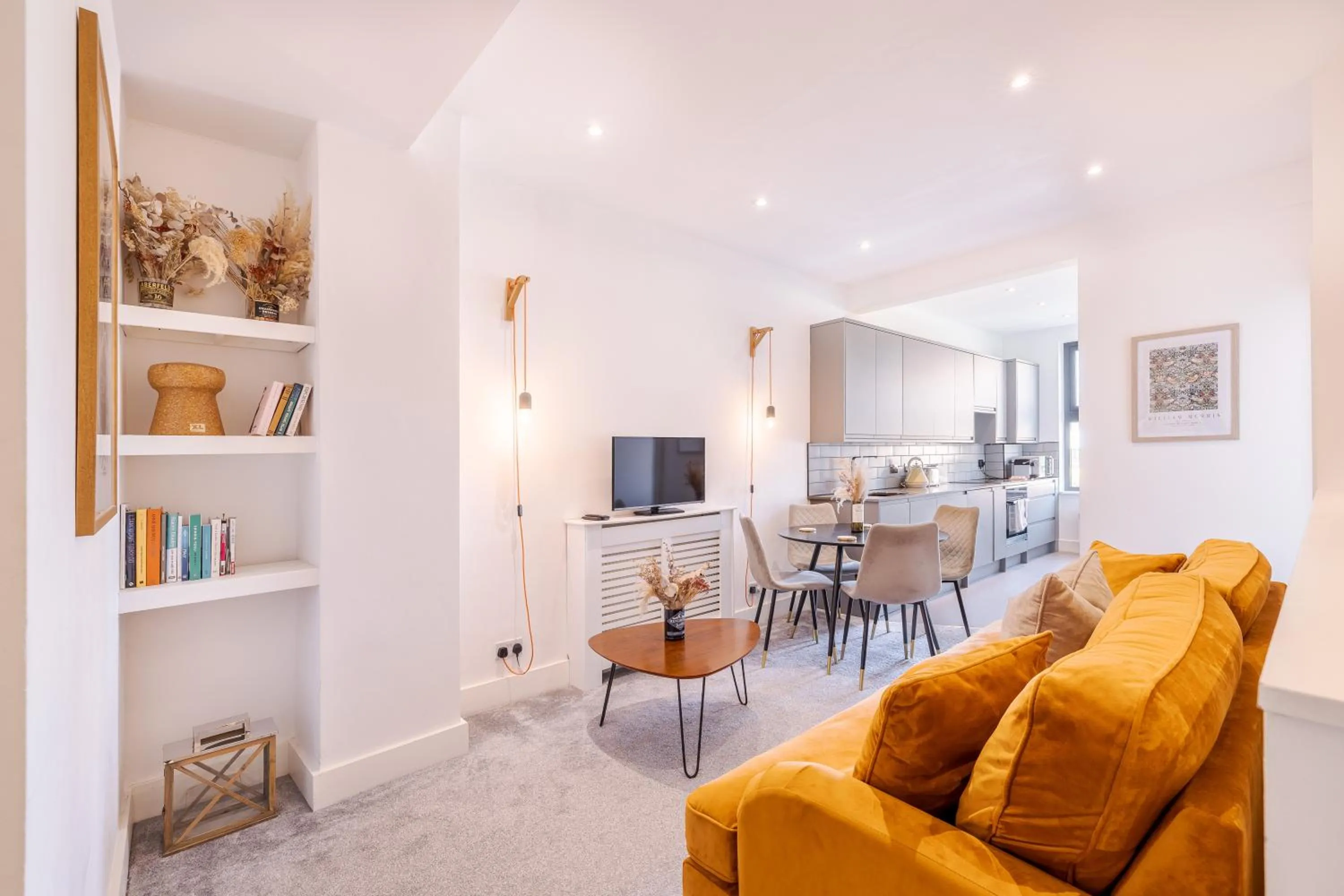 2 bed flat West Kensington/Fulham