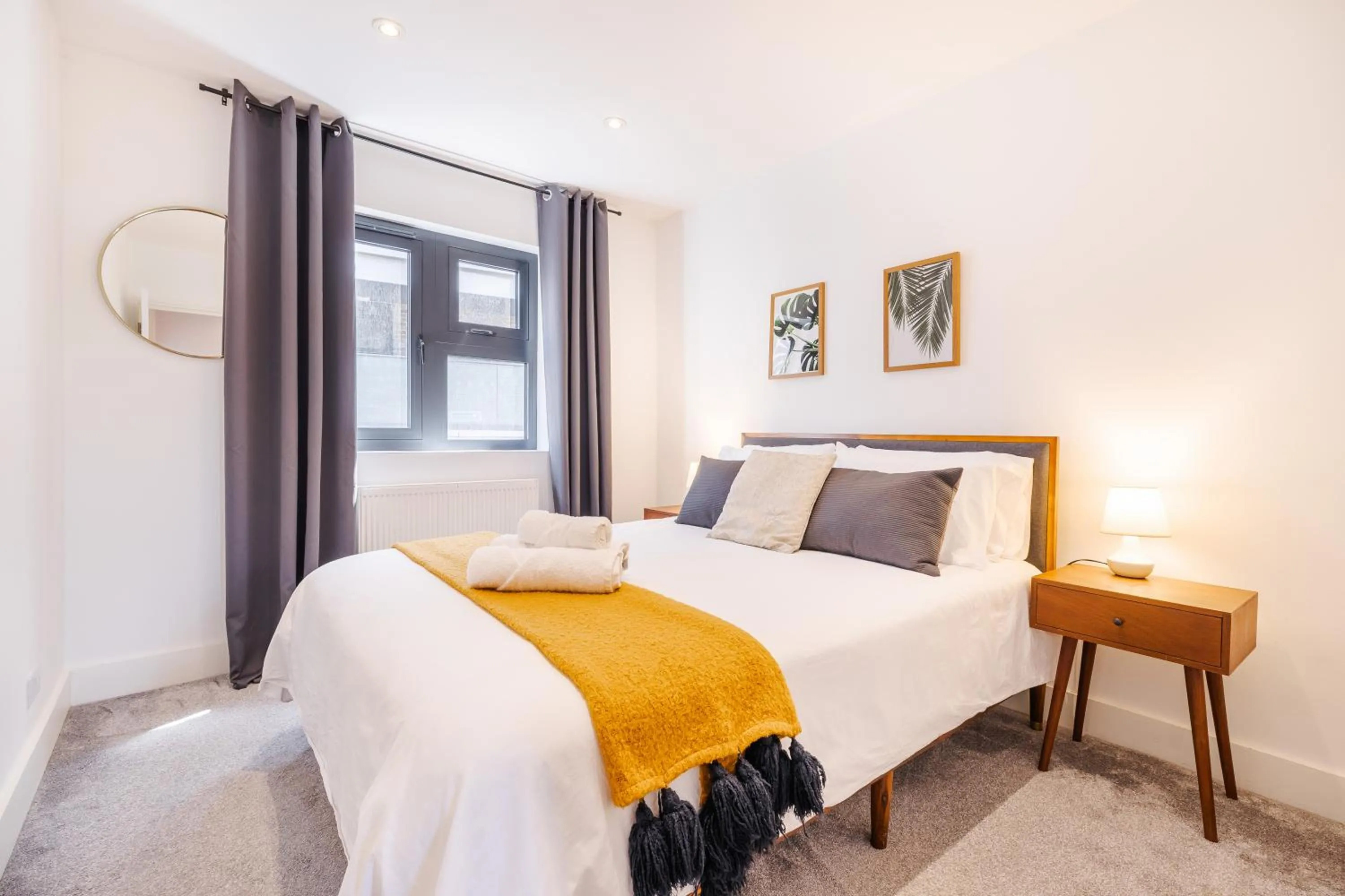 2 bed flat West Kensington/Fulham