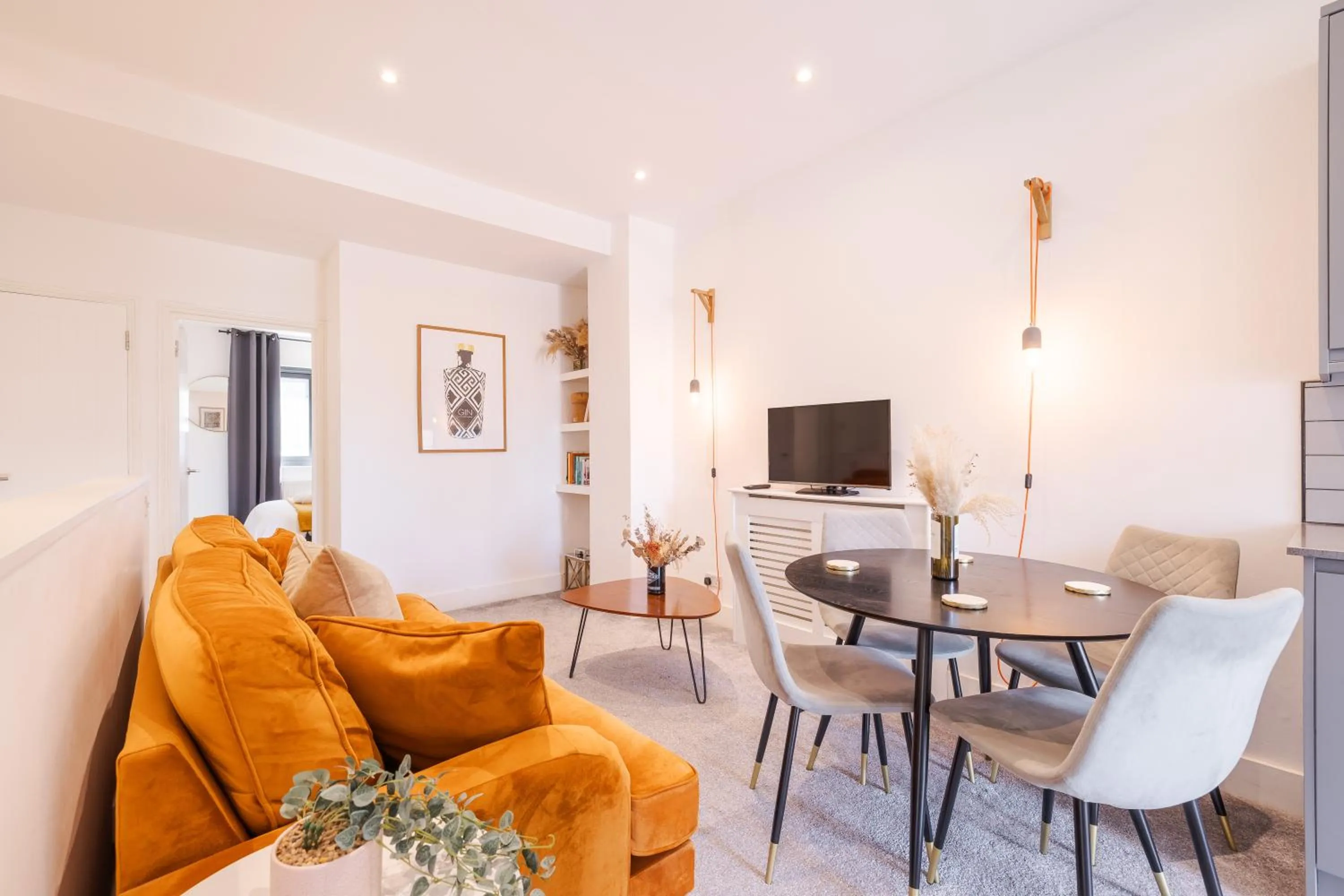 2 bed flat West Kensington/Fulham