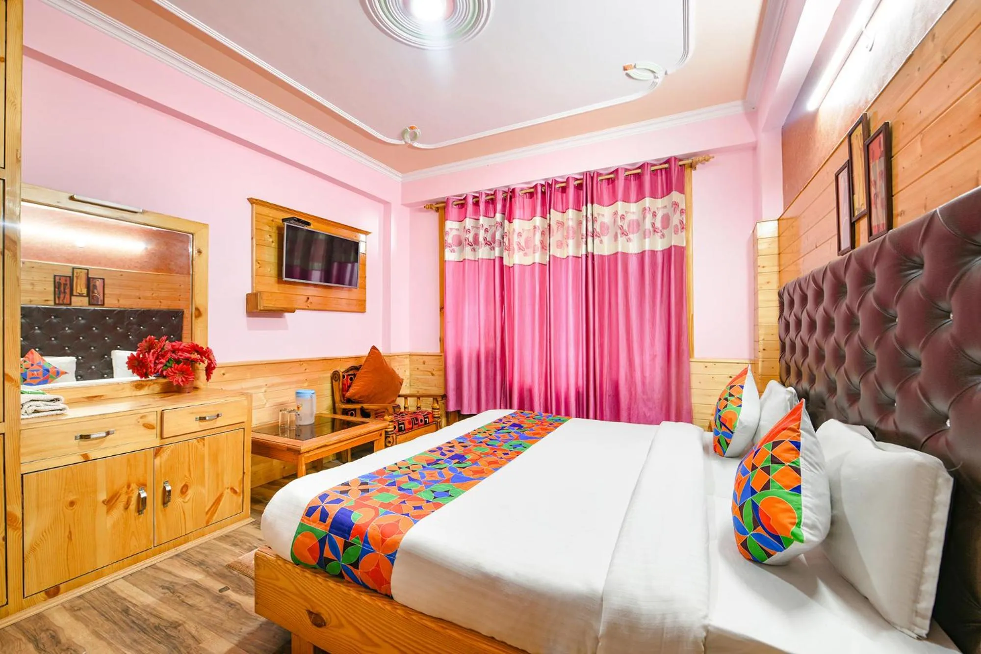 Bed in FabHotel Rigzin Nest Cottage