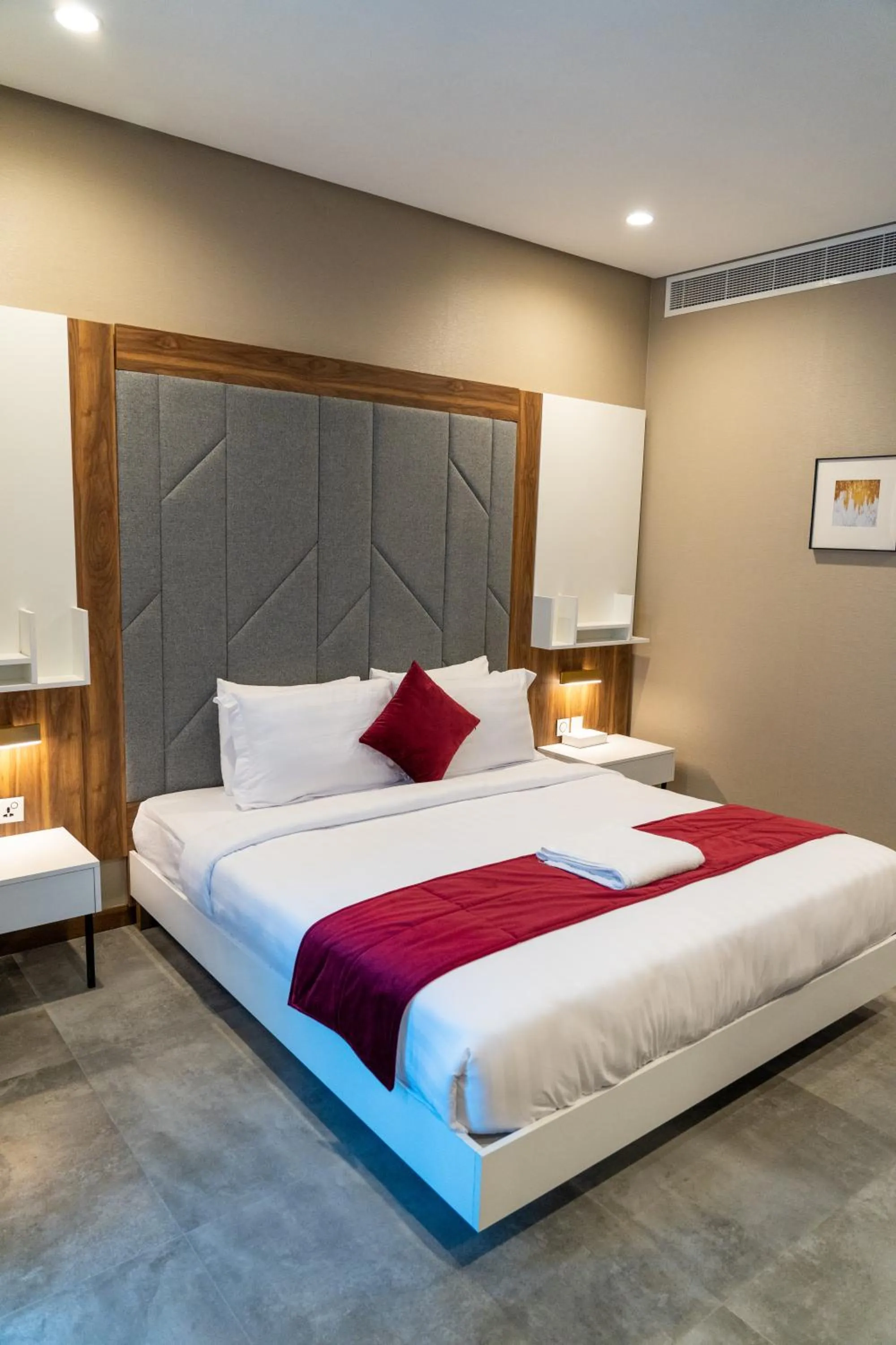 Bedroom, Bed in Modern Heights