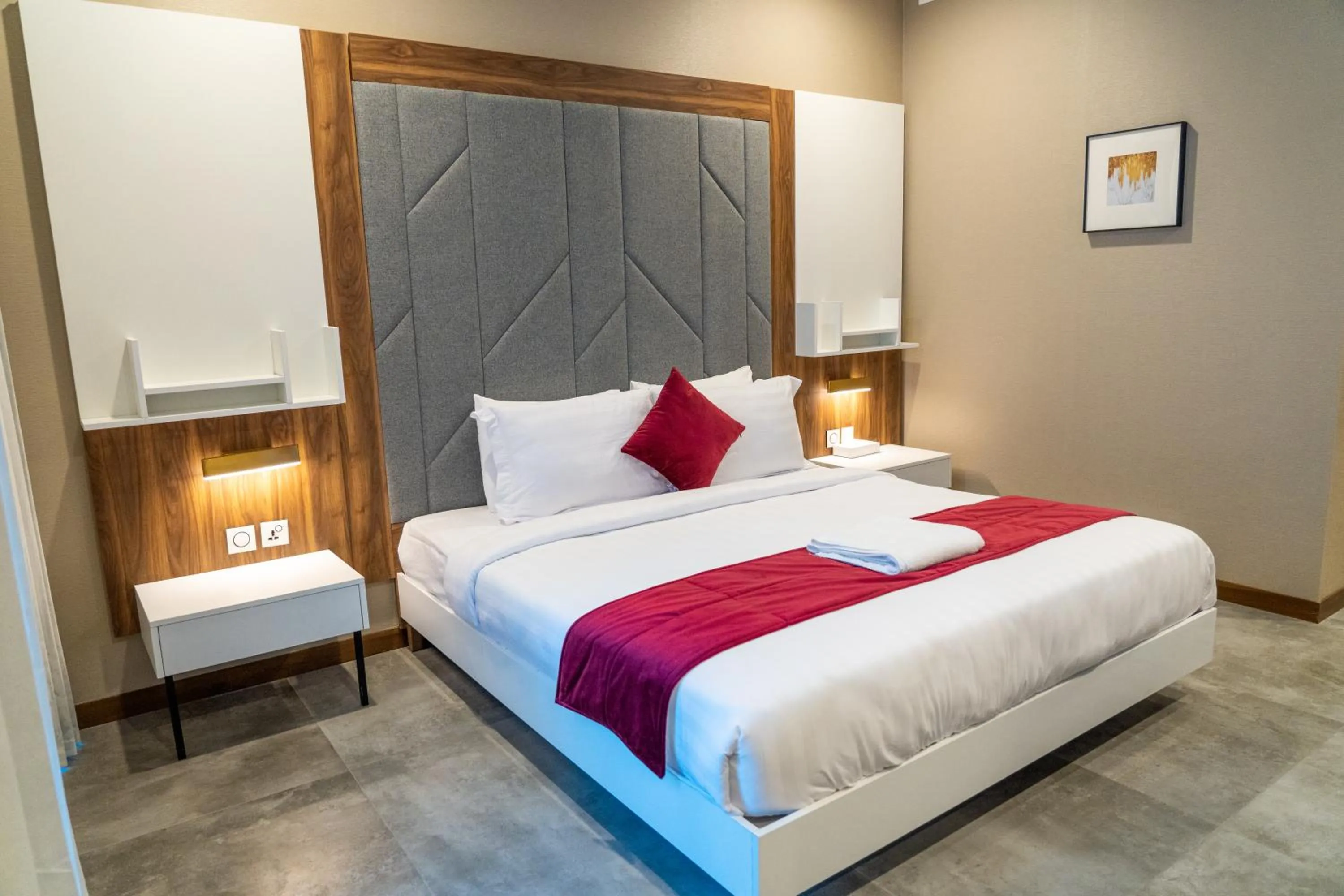 Photo of the whole room, Bed in Modern Heights