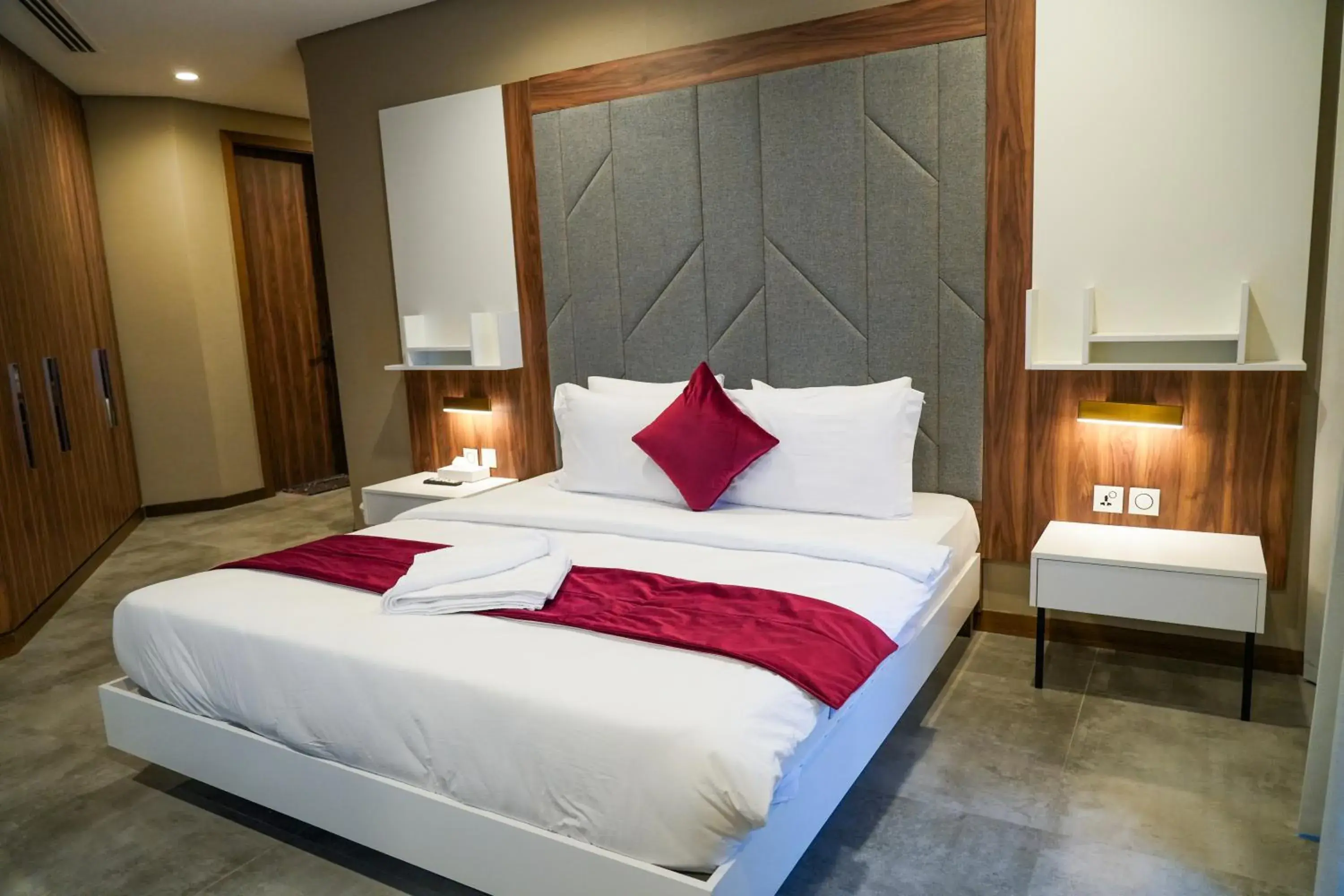 Bedroom, Bed in Modern Heights Bedroom, Bed in Modern Heights