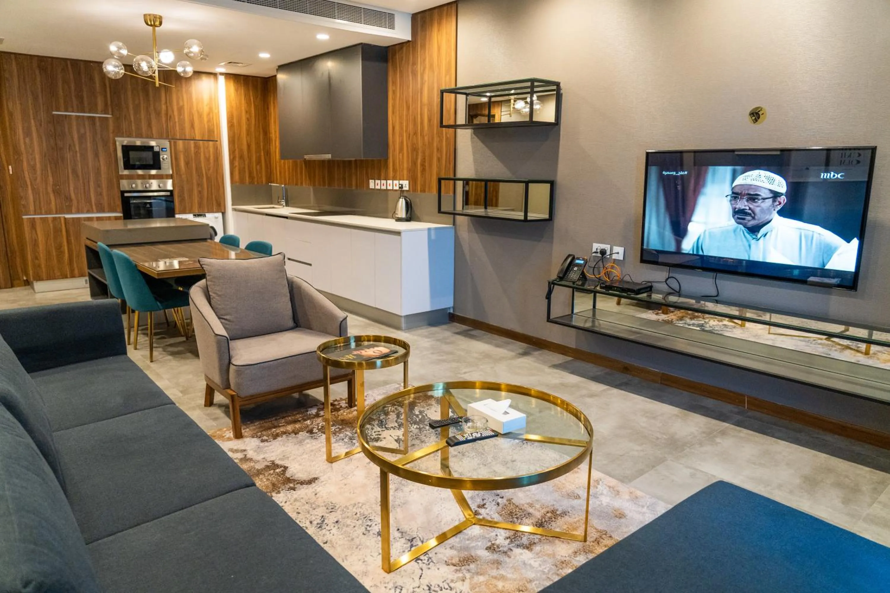 TV and multimedia in Modern Heights