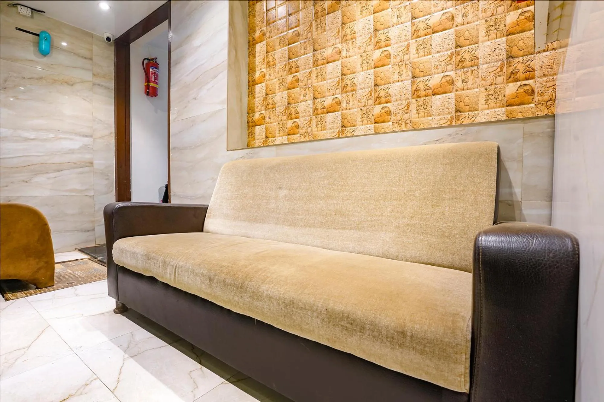 Seating area in FabHotel Occazia Paradise