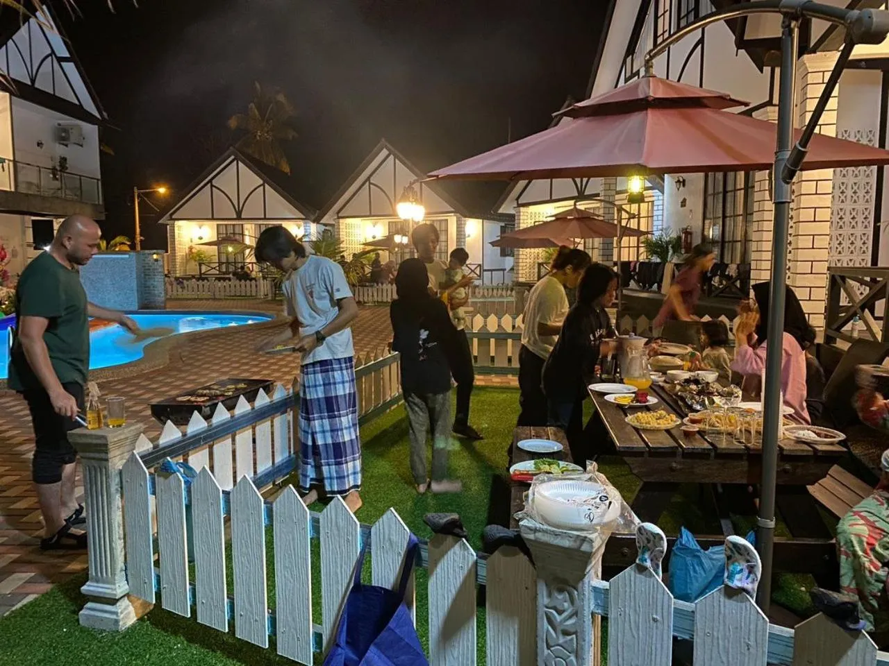 Patio in BERUNTUNG KE BARI RESORT @ PANTAI PENARIK