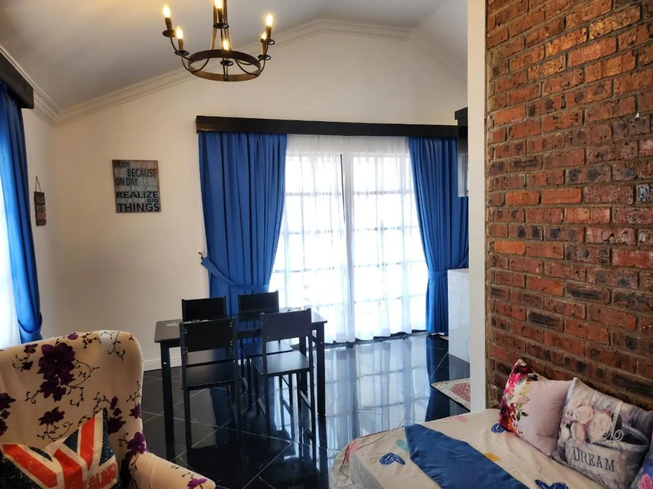 Dining area in BERUNTUNG KE BARI RESORT @ PANTAI PENARIK