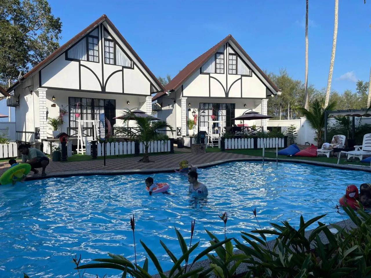 Property building in BERUNTUNG KE BARI RESORT @ PANTAI PENARIK